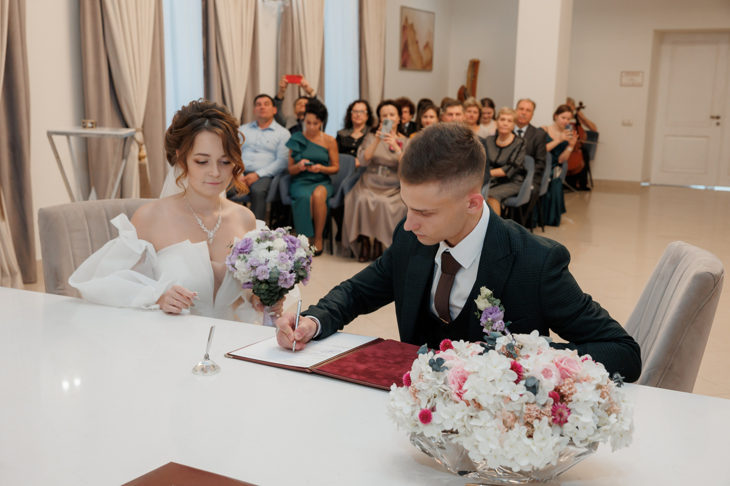 Константин и Дарья, ЗАГС ВДНХ, отель Soluxe, ресторан «Антик». Свадебный и репортажный фотограф (Москва, Королев и другие)