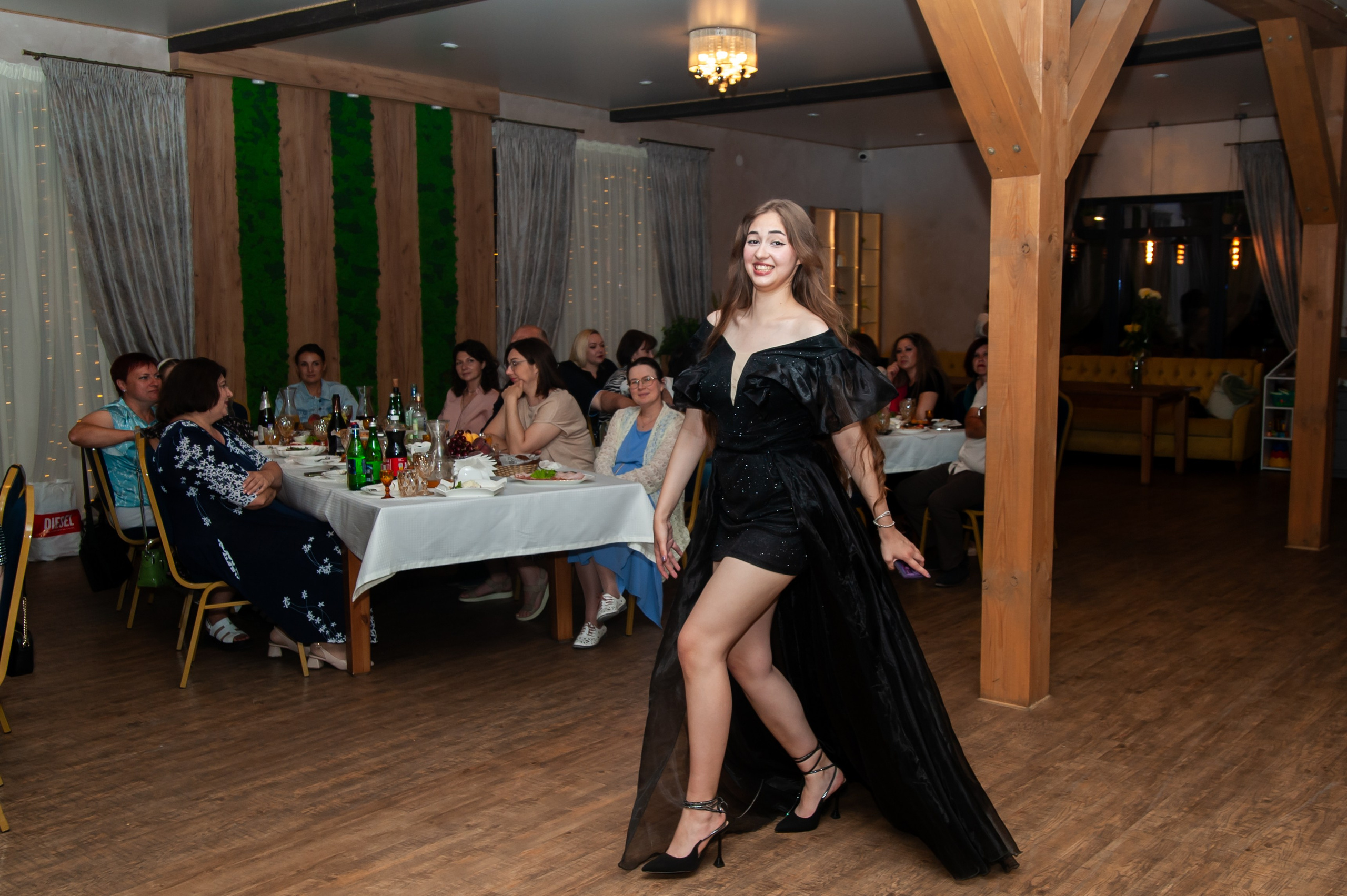 Выпускной МАОУ СОШ № 17 им. Эдуарда Есаяна. Свадебный и семейный фотограф Денис Лукьянов в Краснодаре, Краснодарском крае и Республике Крым