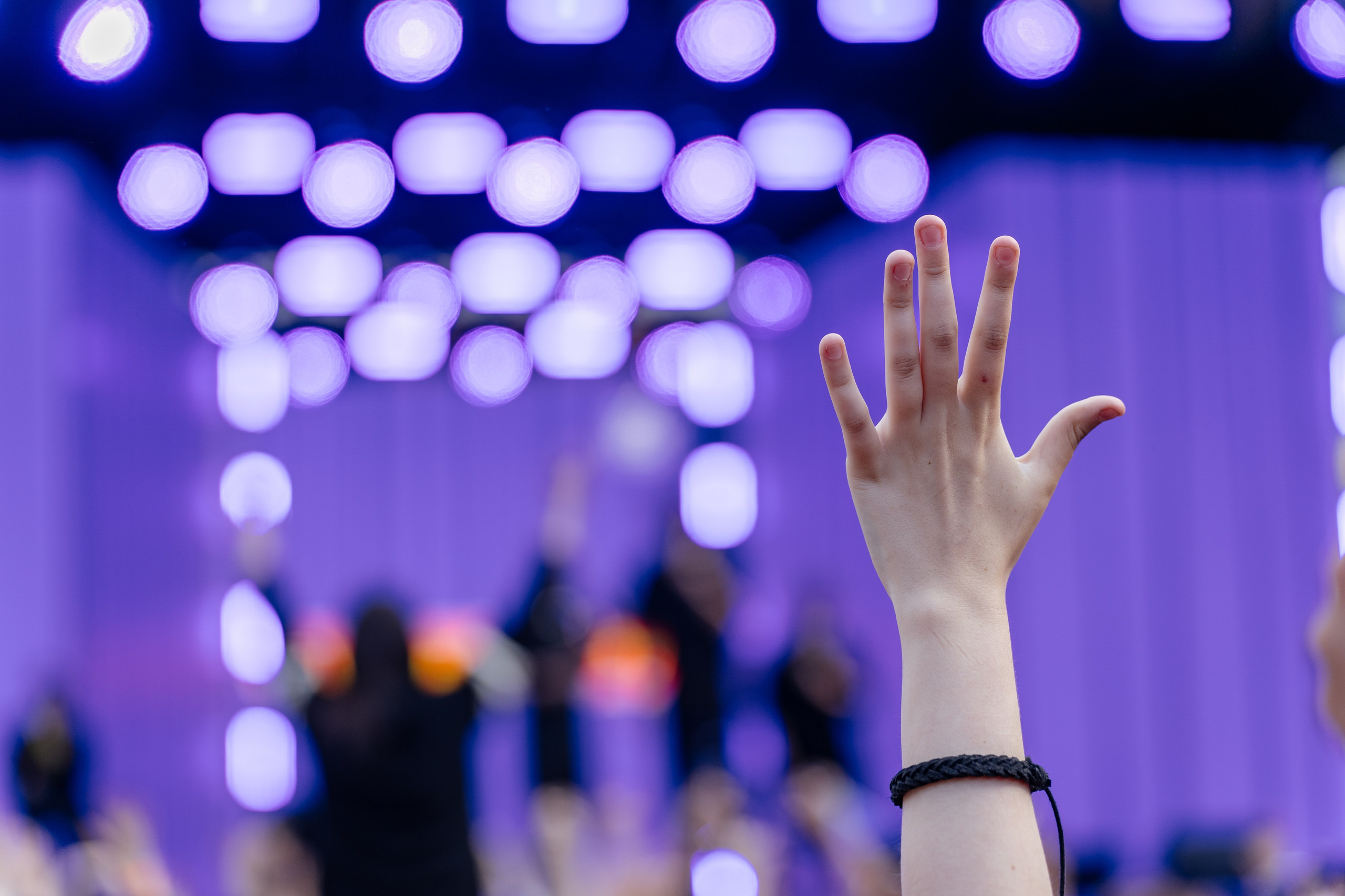 VK FEST Инфлюенсеры. Андрей Сухинин репортажный свадебный фотограф Санкт-Петербург