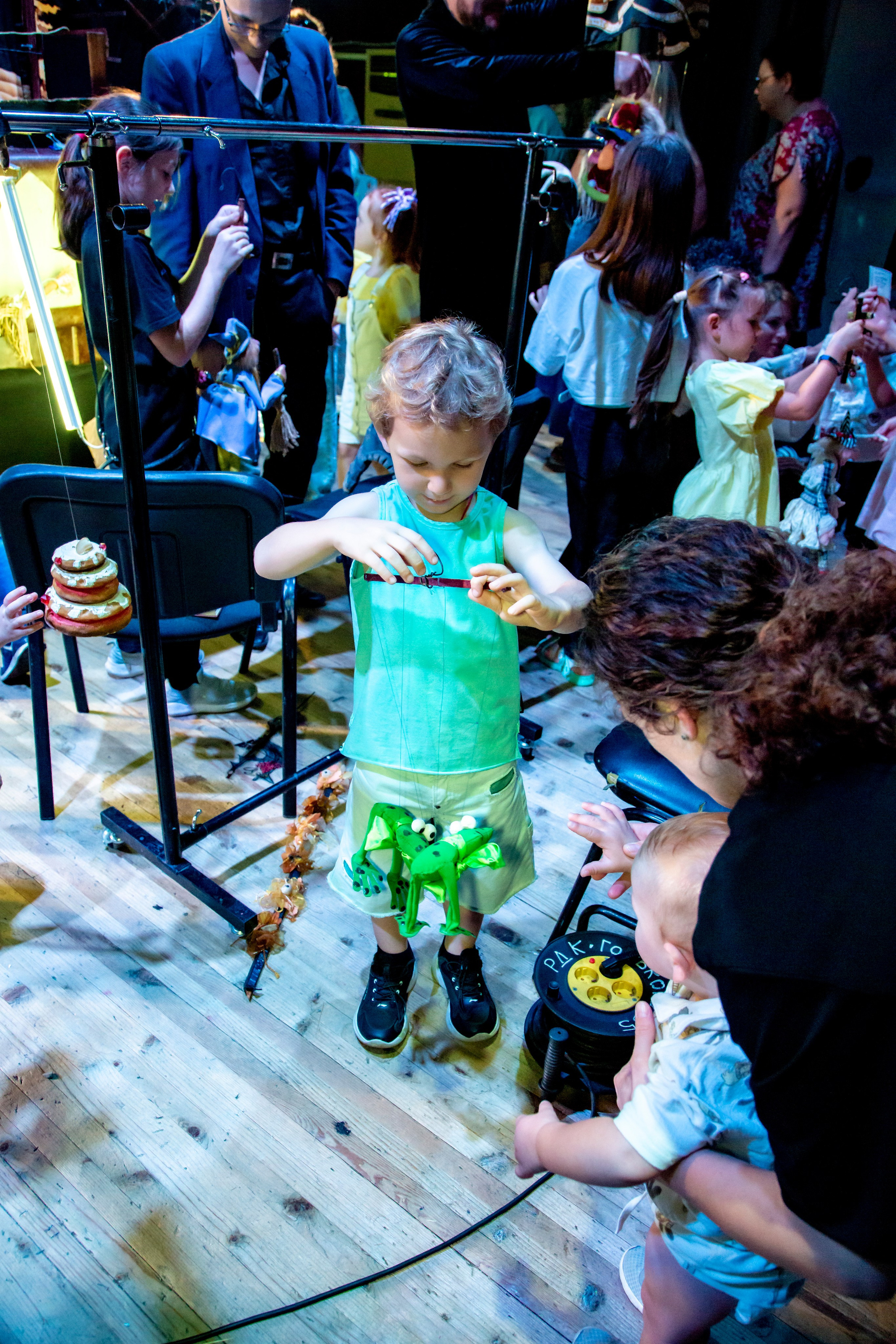 Маленькая ведьма спектакль театра Саквояж. Фотограф в Сочи Юрий Шептаев