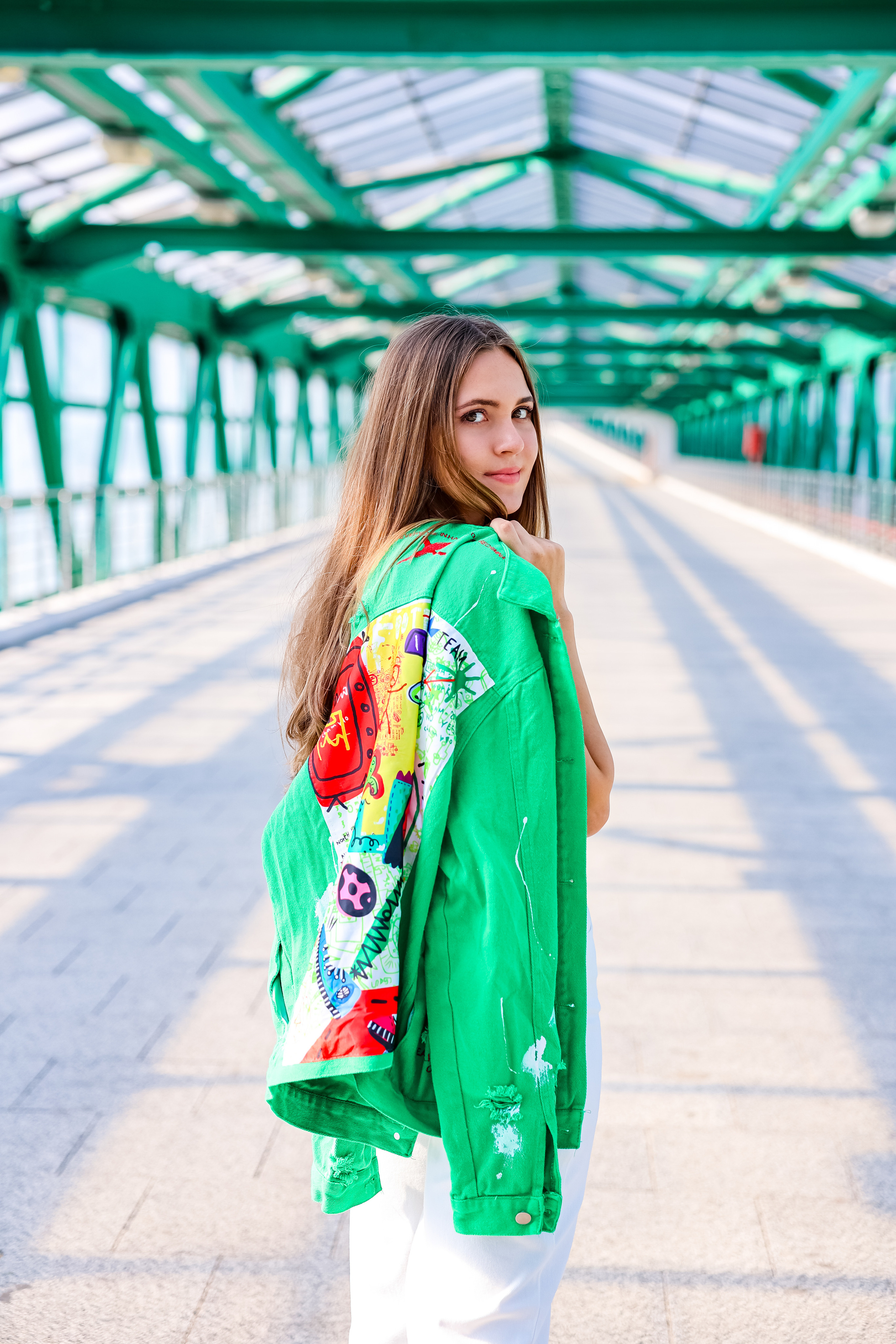 Ира на мосту. Оксана Ромашкина- семейный и ньюборн фотограф из Москвы