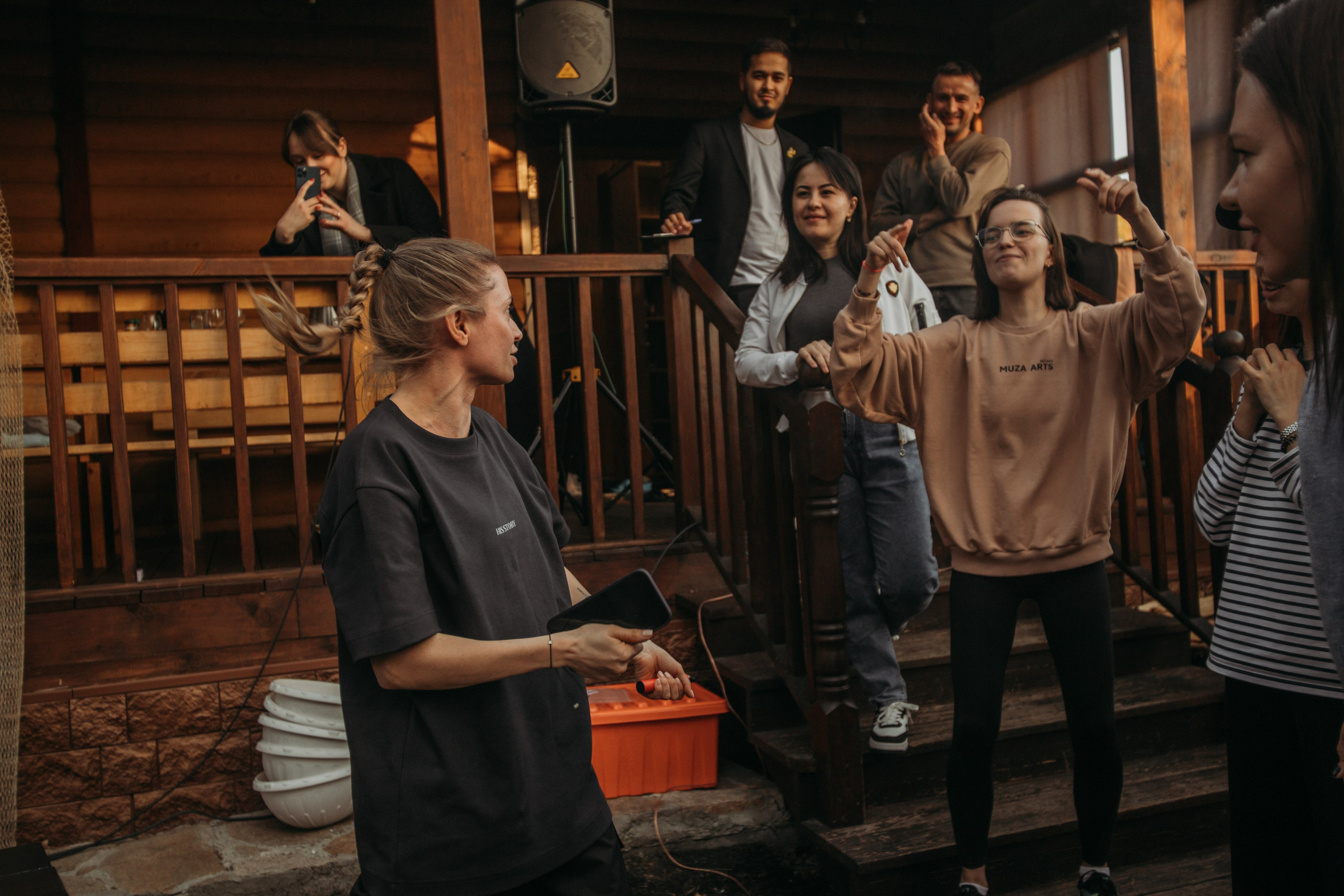 Корпоратив Muza_Arts. Венера Гайн. Репортажный фотограф  Тюмень. Обучение фотографии с 0