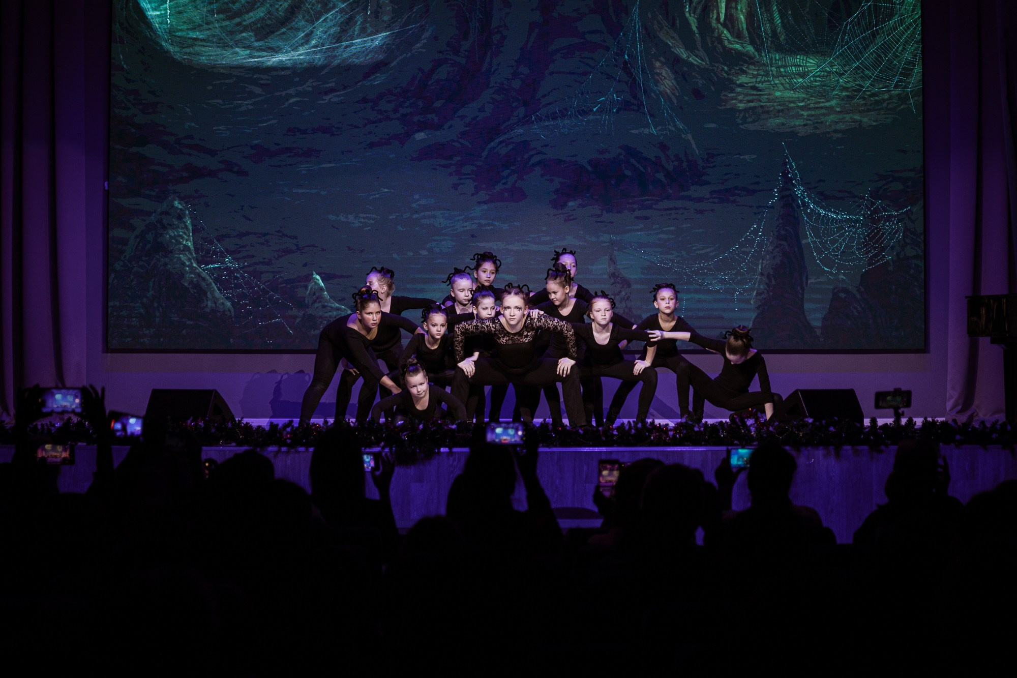 Коллектив современного танца «Айседора». ФотоХудожник Харитонова Ирина г. Санкт-Петербург