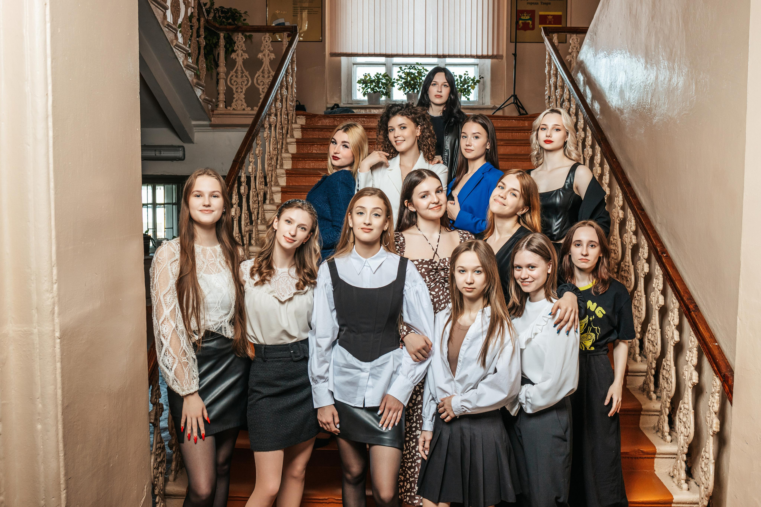 9 и 11 классы. Студия школьной фотографии в Твери. Выпускные альбомы в Твери