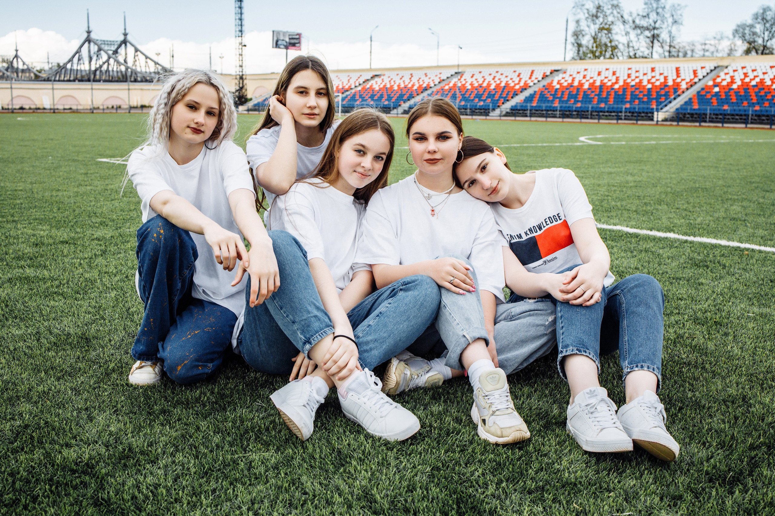 9 и 11 классы. Студия школьной фотографии в Твери. Выпускные альбомы в Твери