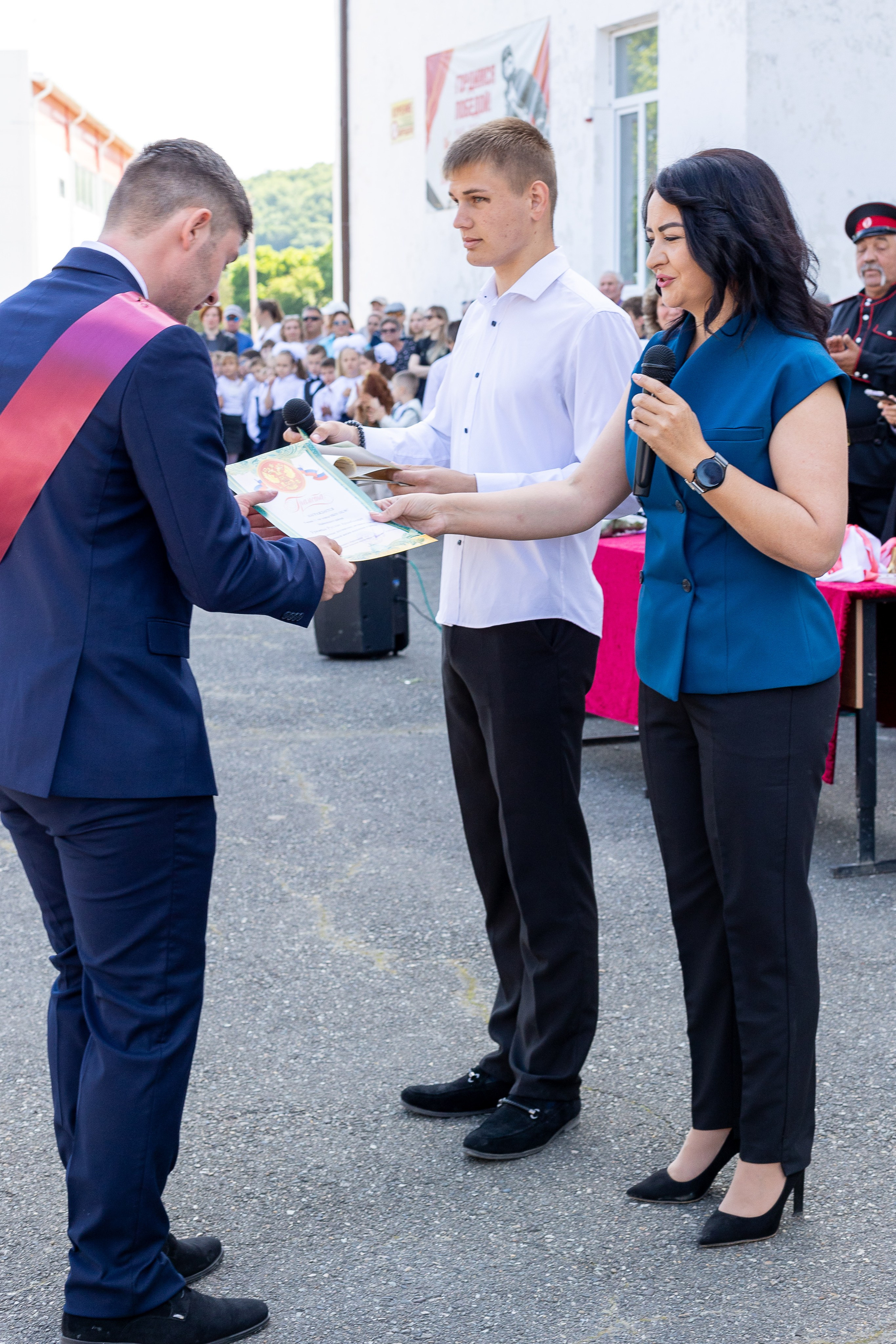 Последний звонок. Выпускные альбомы Майкоп, Краснодар Елена Золотарева