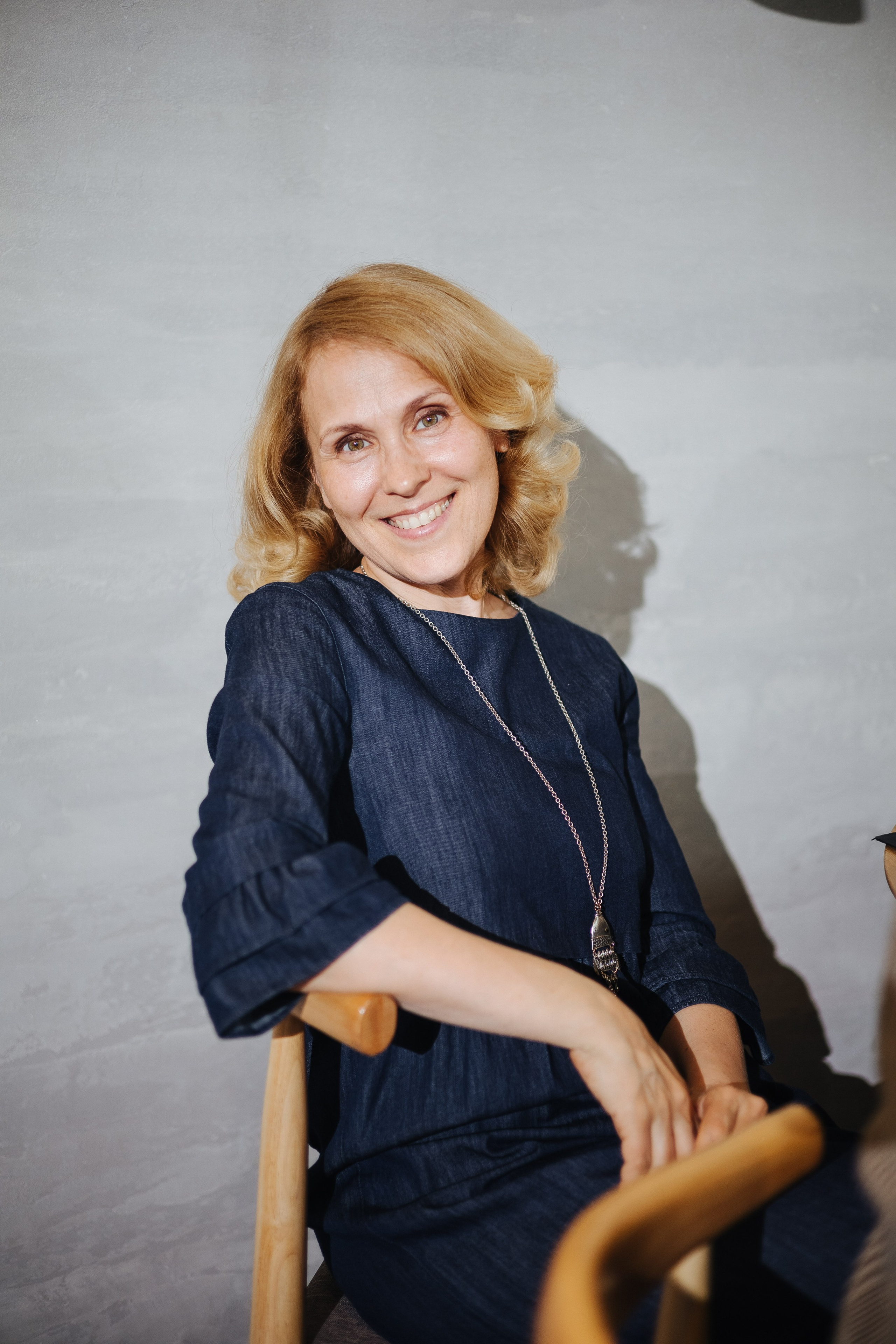 Презентация открытия магазина женской одежды GLVR в ресторане Fresco. Фотограф в Красноярске Надежда Воскресенская