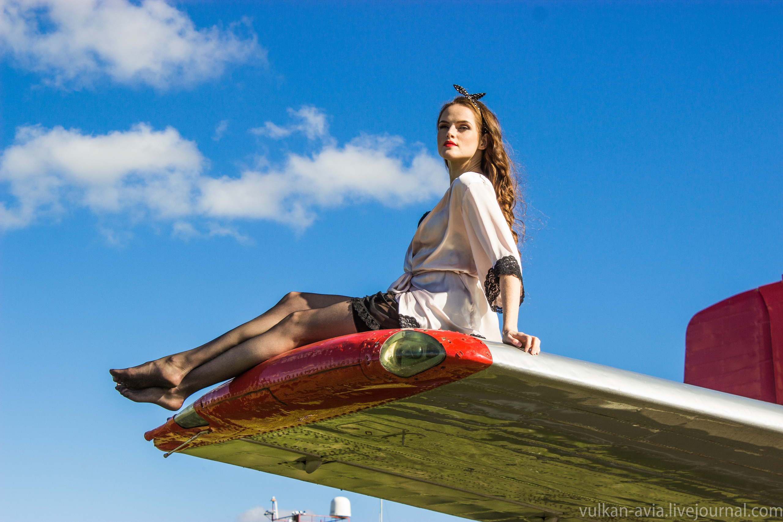 Ил-14Т «Пингвин» в съёмках клипа группы «Сопрано» (2015 г.). Авиационная техника для кино, рекламы и фотосессий