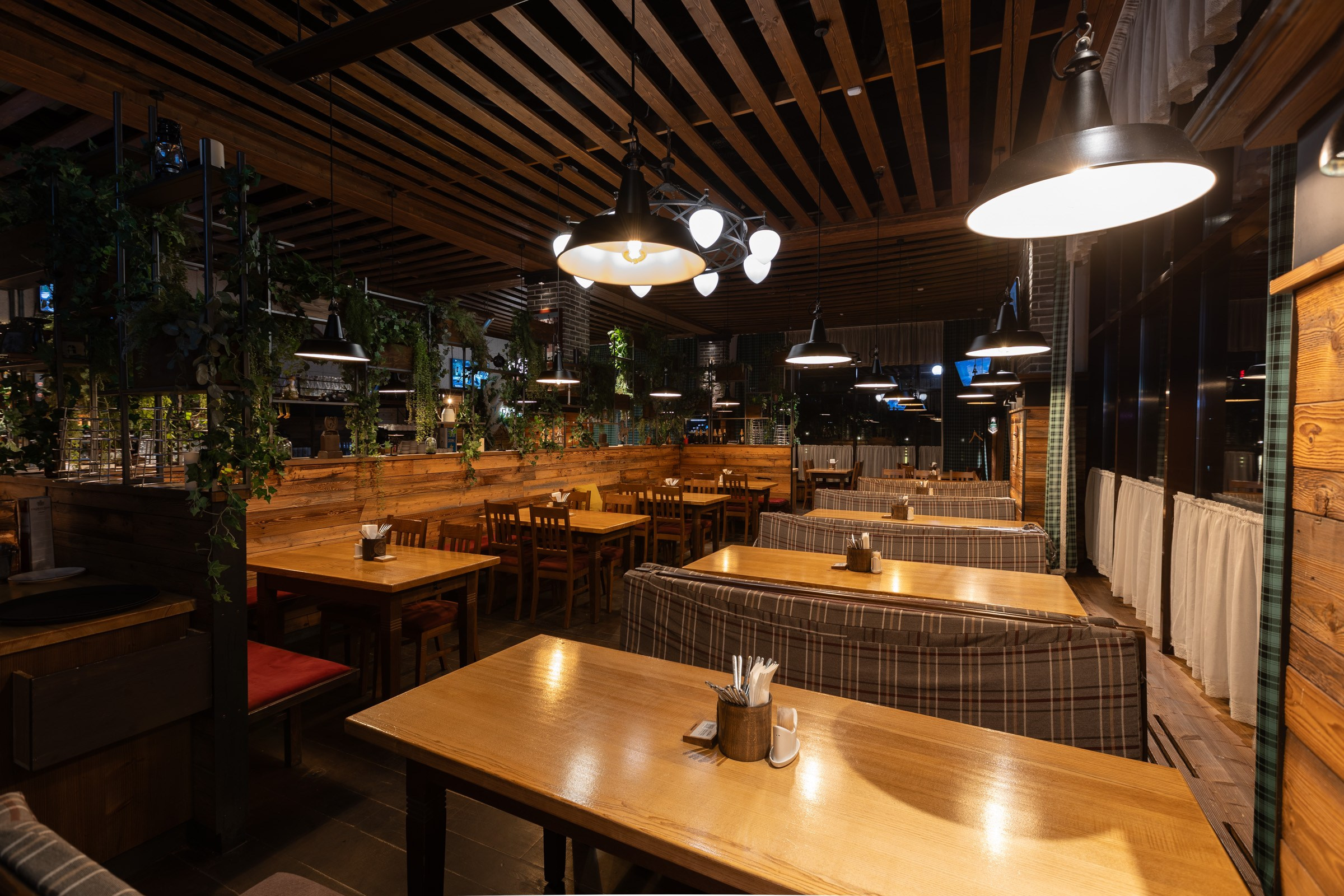 Съемка ресторана PAULANER в городе Краснодар. Архитектурный и интерьерный фотограф в Краснодаре | Дмитрий Демской