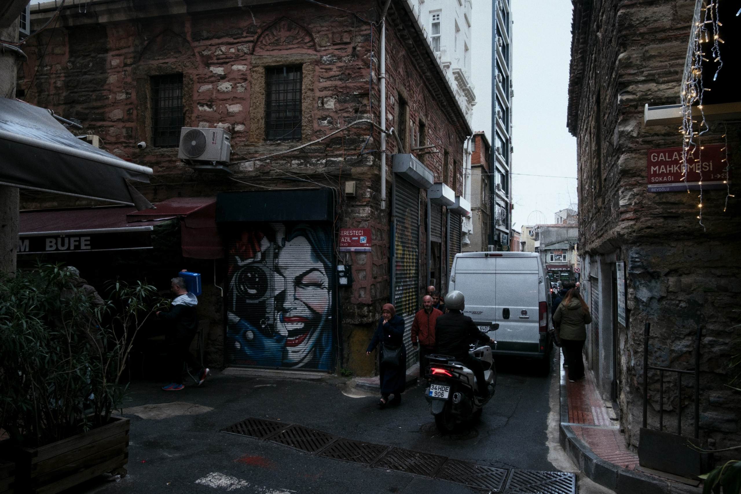 Beyoğlu x Karakoy, Istanbul / Türkey AW26. Фотограф Юрин Евгений