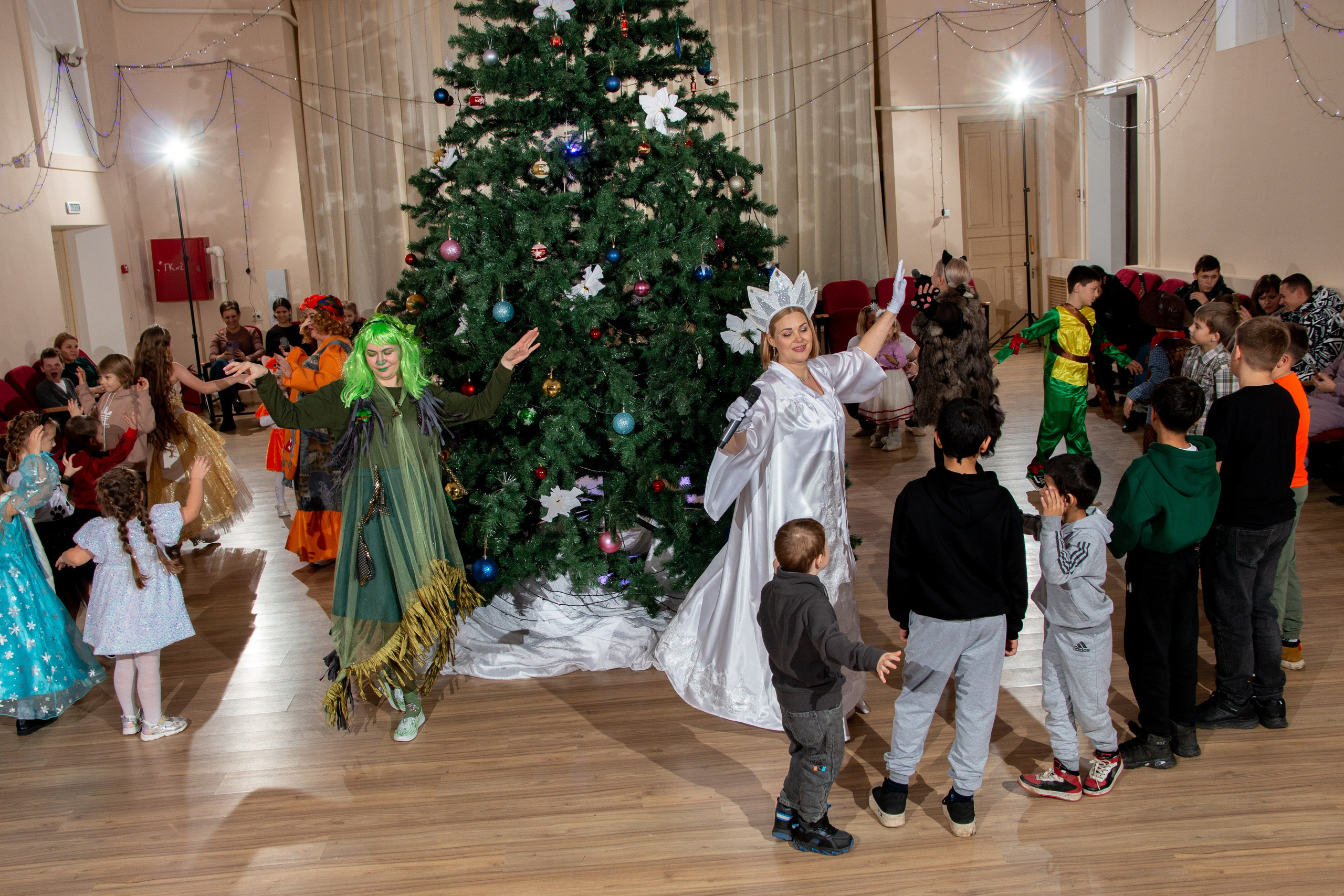 Новогодний утренник ДК Строитель 25.12.2023 г. г. Новоалександровск. Главная