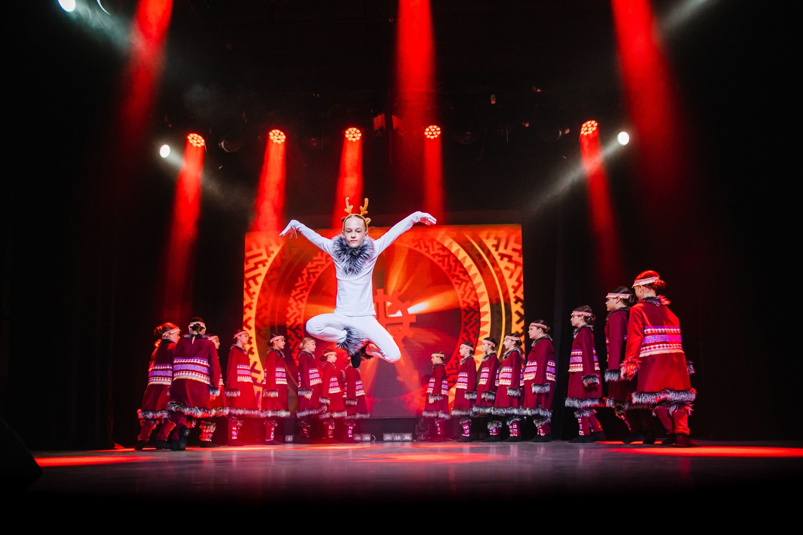 Отчетный концерт центра национальных культур 2025. Роман Урумбаев фотограф Нижневартовск