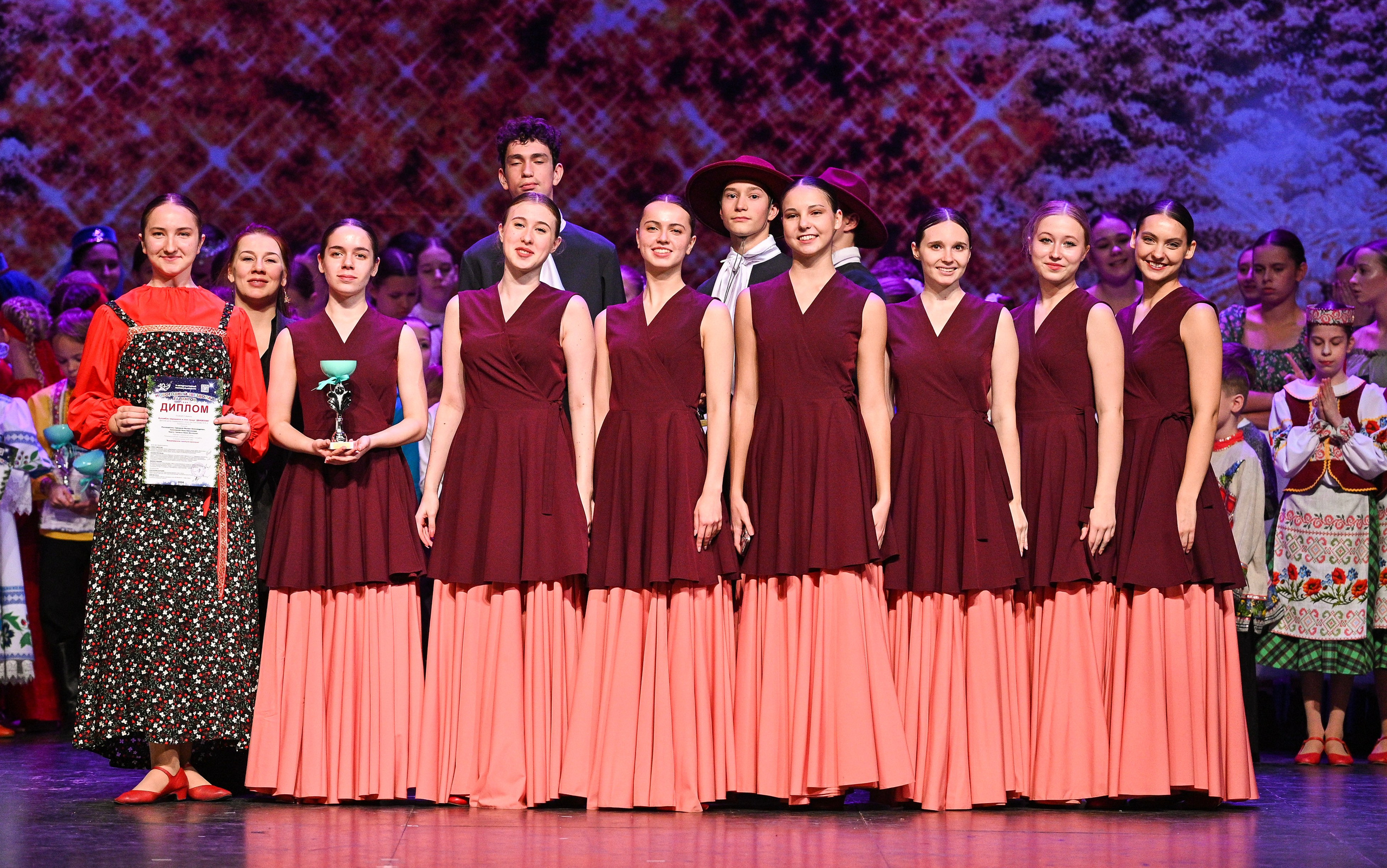 14.11.2024 «Новогодний Звездопад Талантов» Фестивальное движение «Шаг к мечте» г. Москва. Медиастудия Фото Концепт