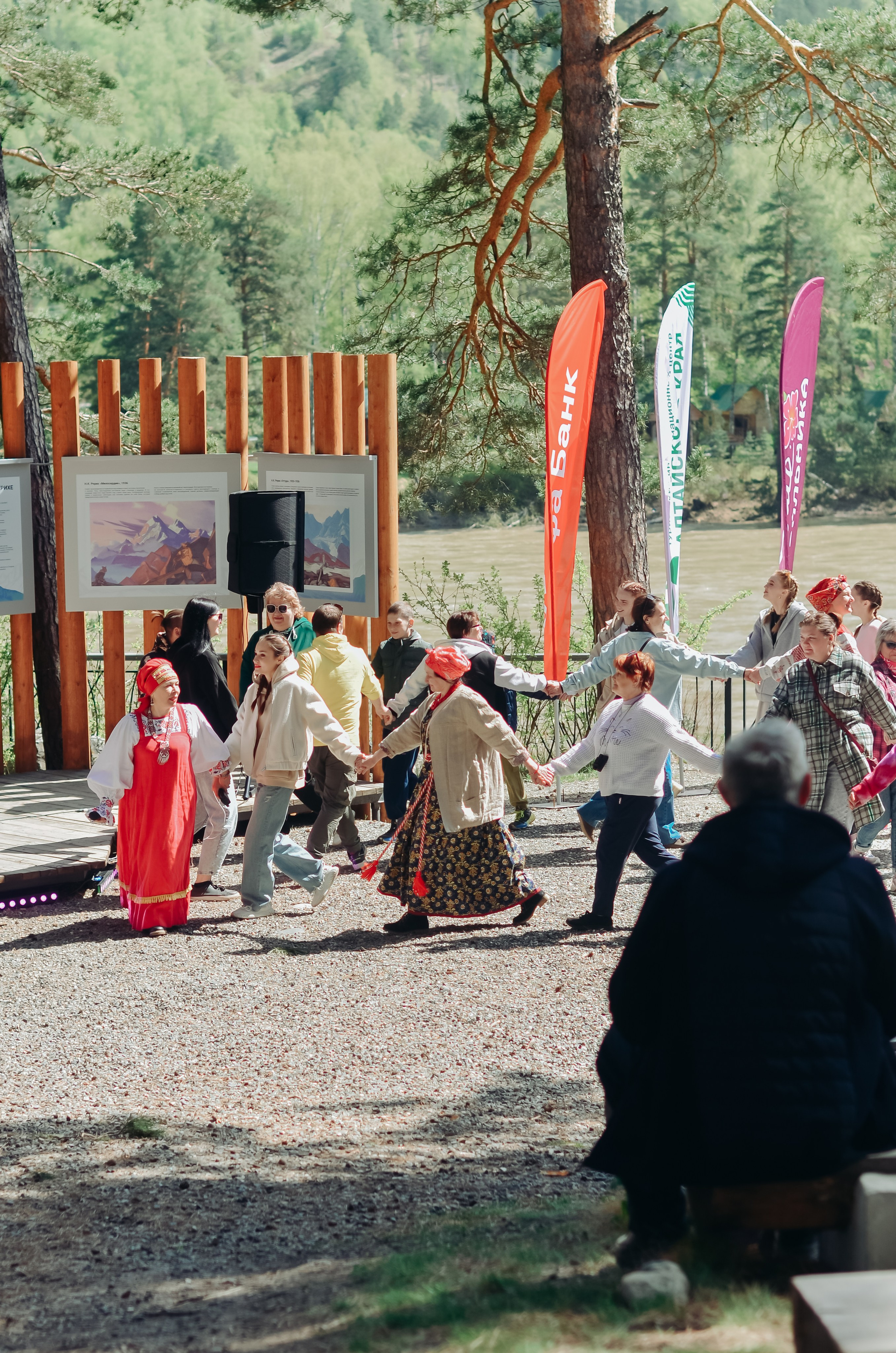 Фестиваль «Цветение Маральника на Алтае 2025». Фоторепортаж. Денисова Аля — фотограф для парных съемок и индивидуальных историй в Барнауле