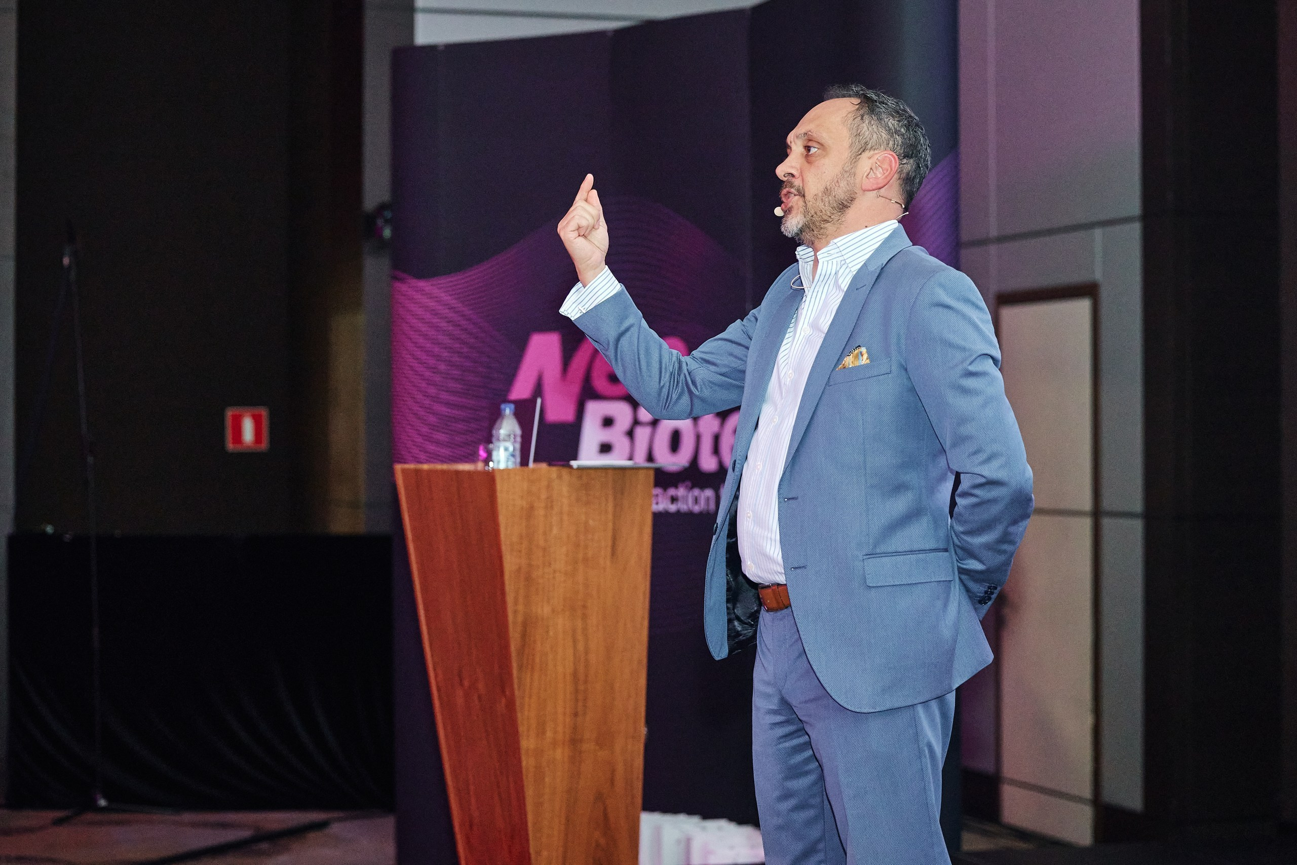 Конгресс имплантологов Neo Biotech 2025. Антон Артюшин, портретный фотограф. Москва