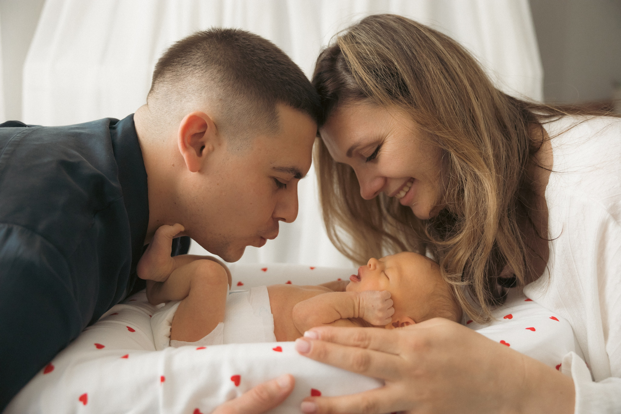 Съемка Fresh — заказать фотосессию новорожденных в первые дни жизни в роддоме или дома. Фотографы на роды в Москве. Фото и видео родов. Фотопроект «Продолжение рода»