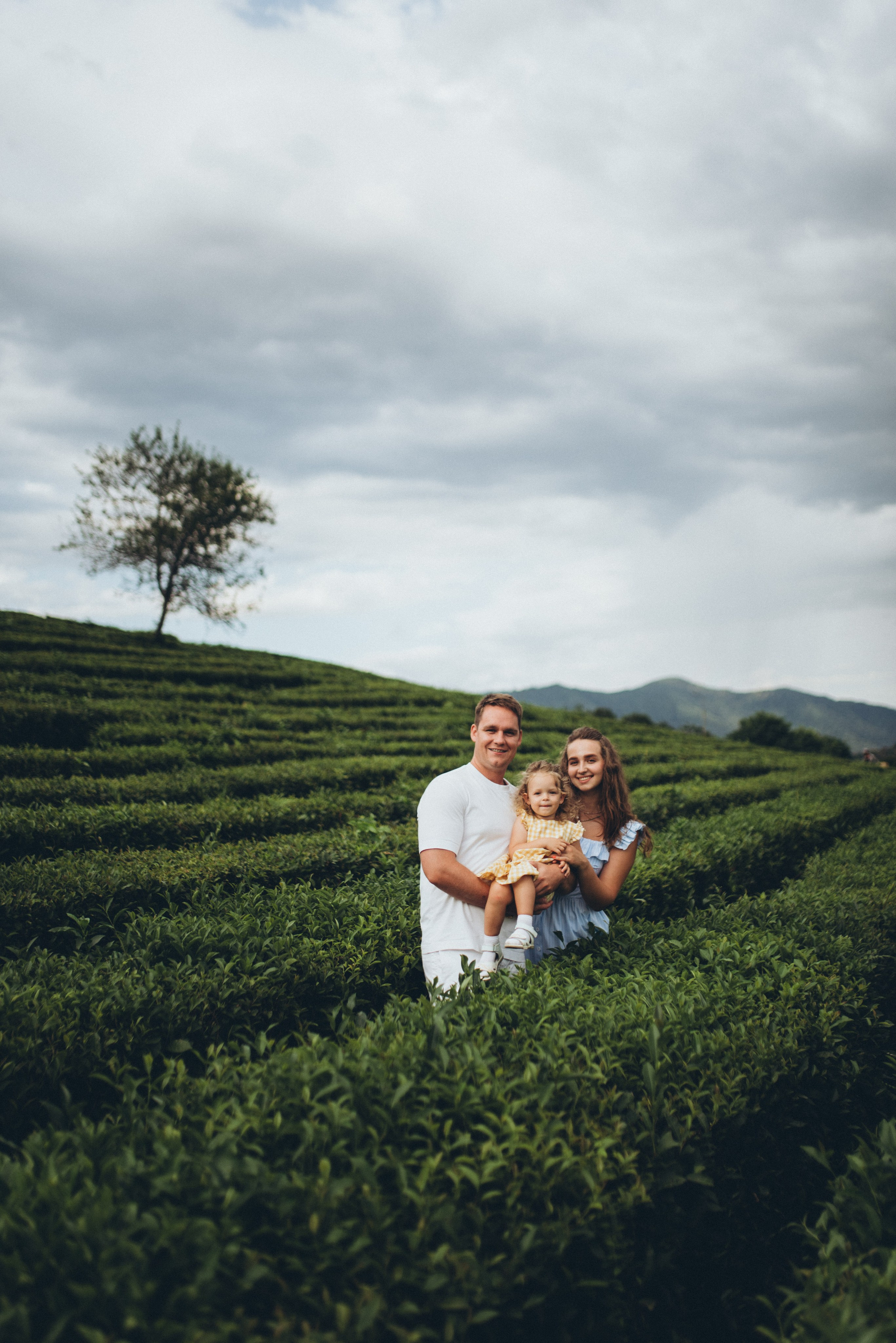 Семейная фотосессия на чайной плантации Сочи. Фотограф в Сочи — Маргарита Поганова