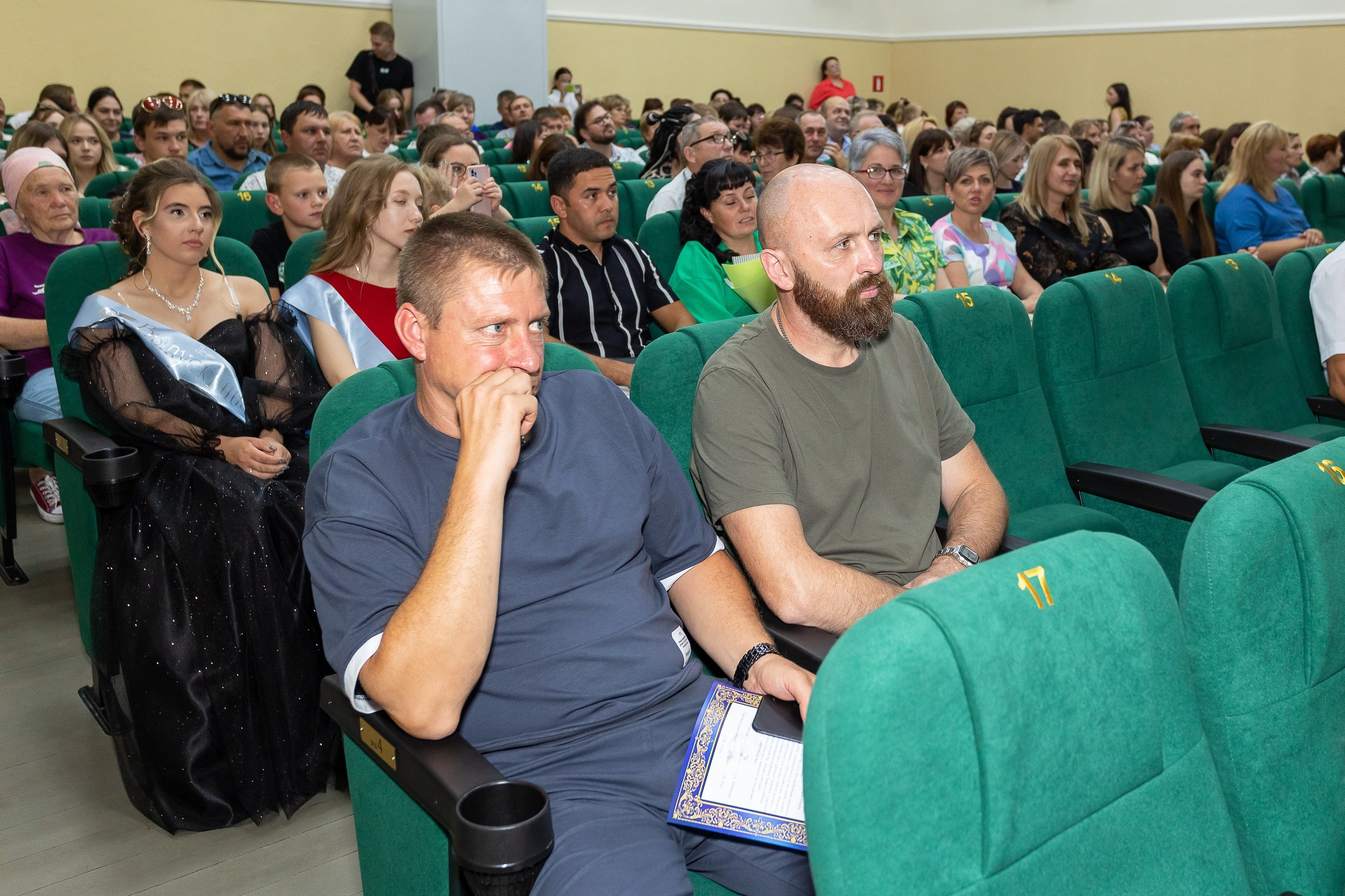 Вручение аттестата и выпускной вечер. Выпускные альбомы Майкоп, Краснодар Елена Золотарева