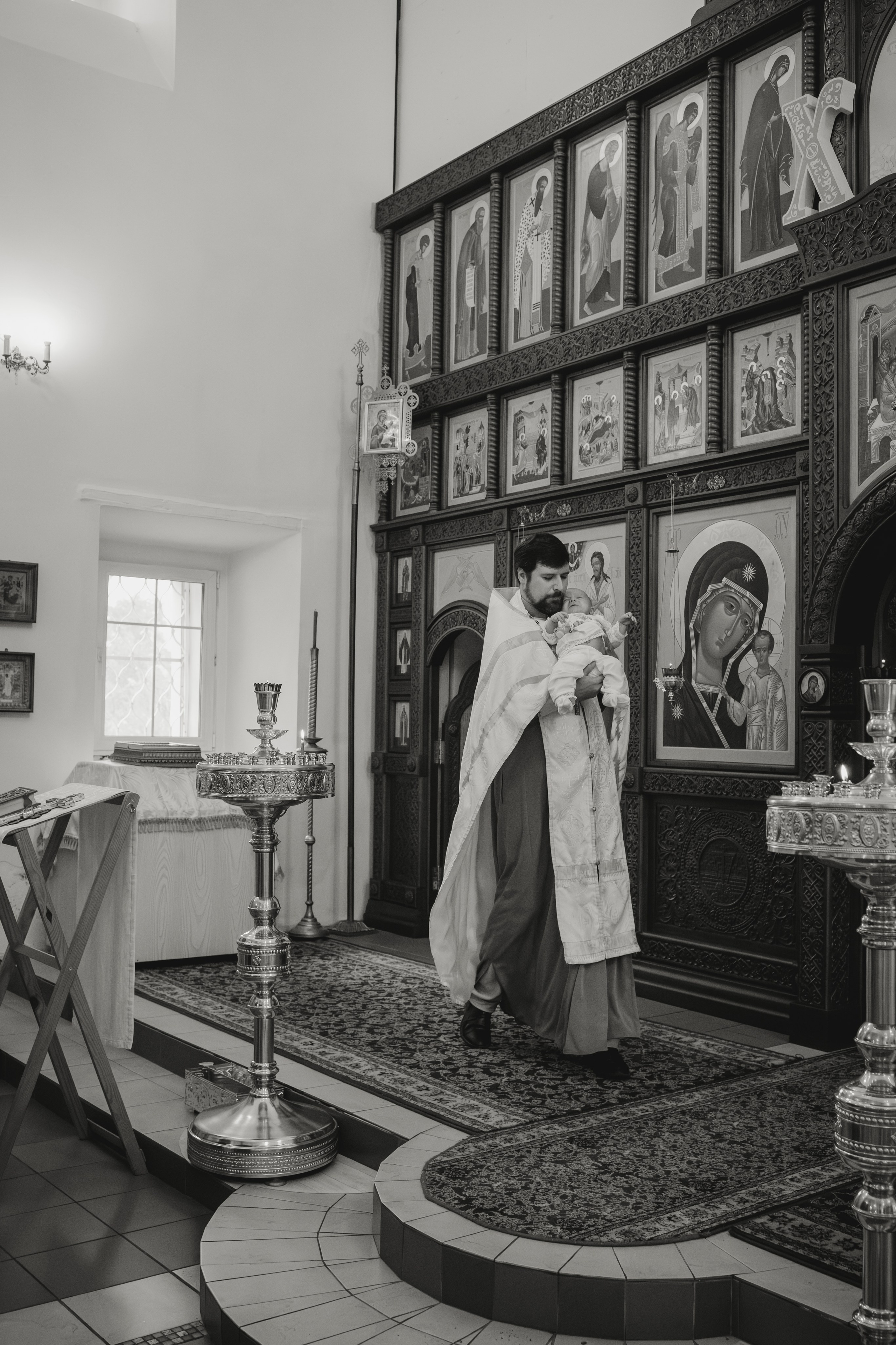 Таинство Крещения малыша в храме Воскресения Христова, с. Трубино (Калужская обл.). Надежда Стар семейный и церковный фотограф в Жукове и Калужской области