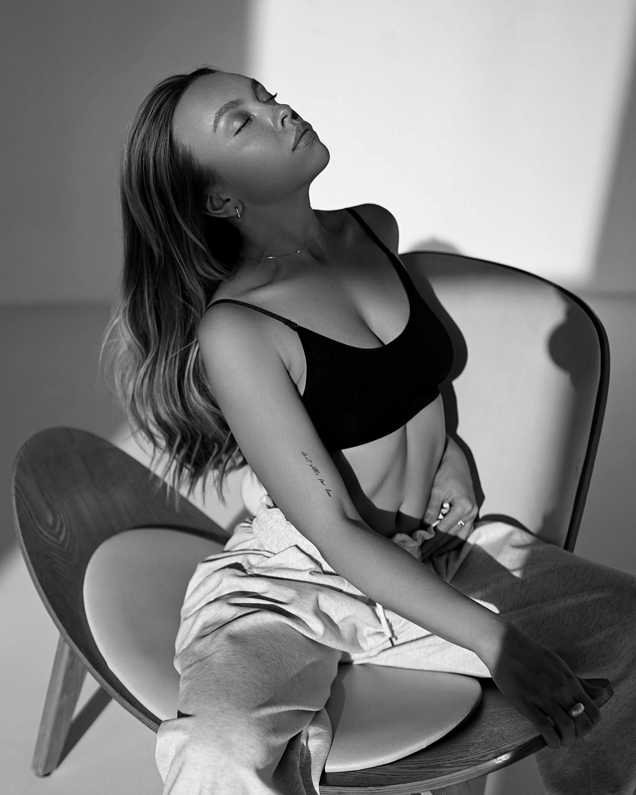 ЖЕНСКИЕ СЪЕМКИ. ЖЕНСКИЙ ФОТОГРАФ КРИСТИНА ВИГЕЛЬ