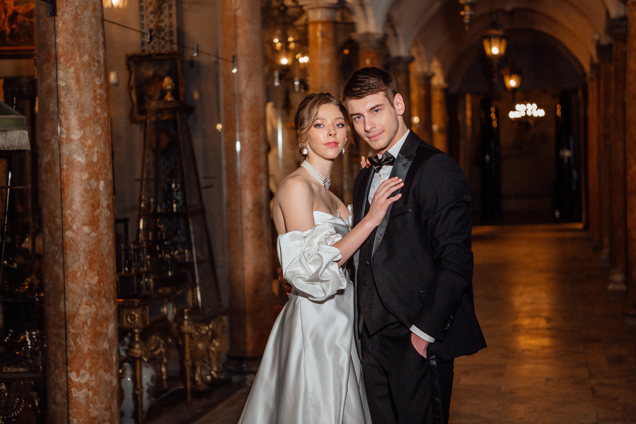 Свадебная фотосессия в ресторане Турандот. Свадебный фотограф в Москве Дарья Олендарёва