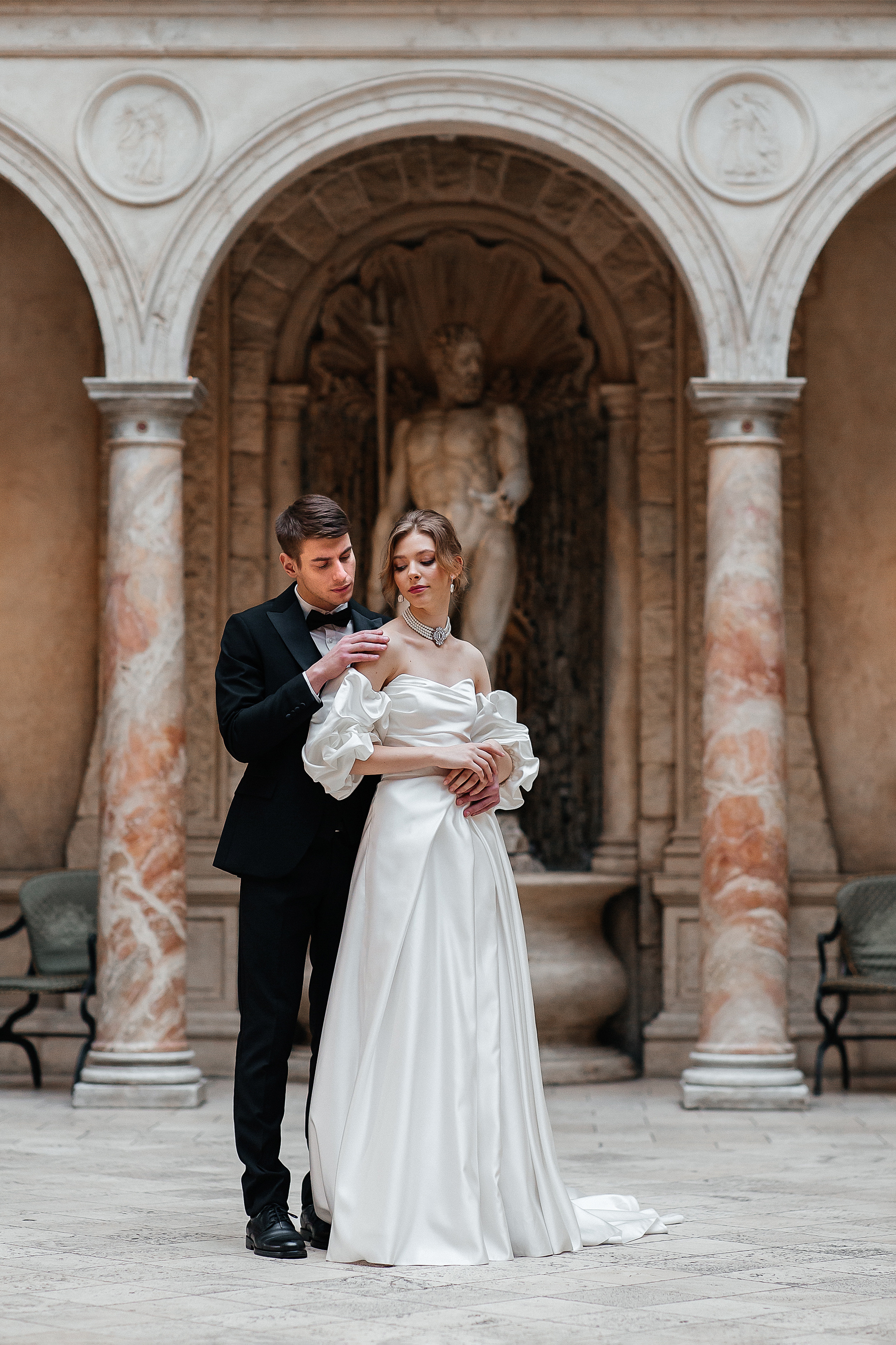 Свадебная фотосессия в ресторане Турандот. Свадебный фотограф в Москве Дарья Олендарёва