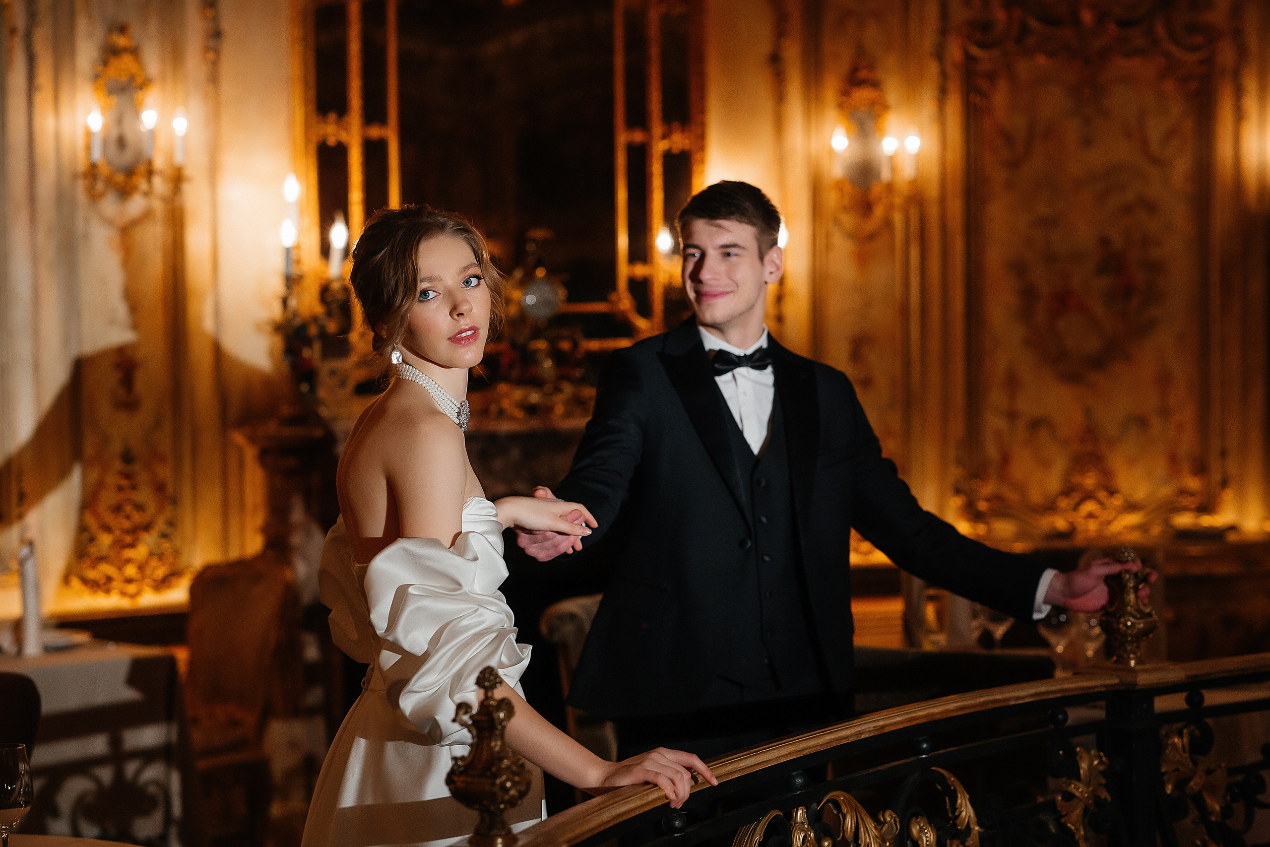 Свадебная фотосессия в ресторане Турандот. Свадебный фотограф в Москве Дарья Олендарёва