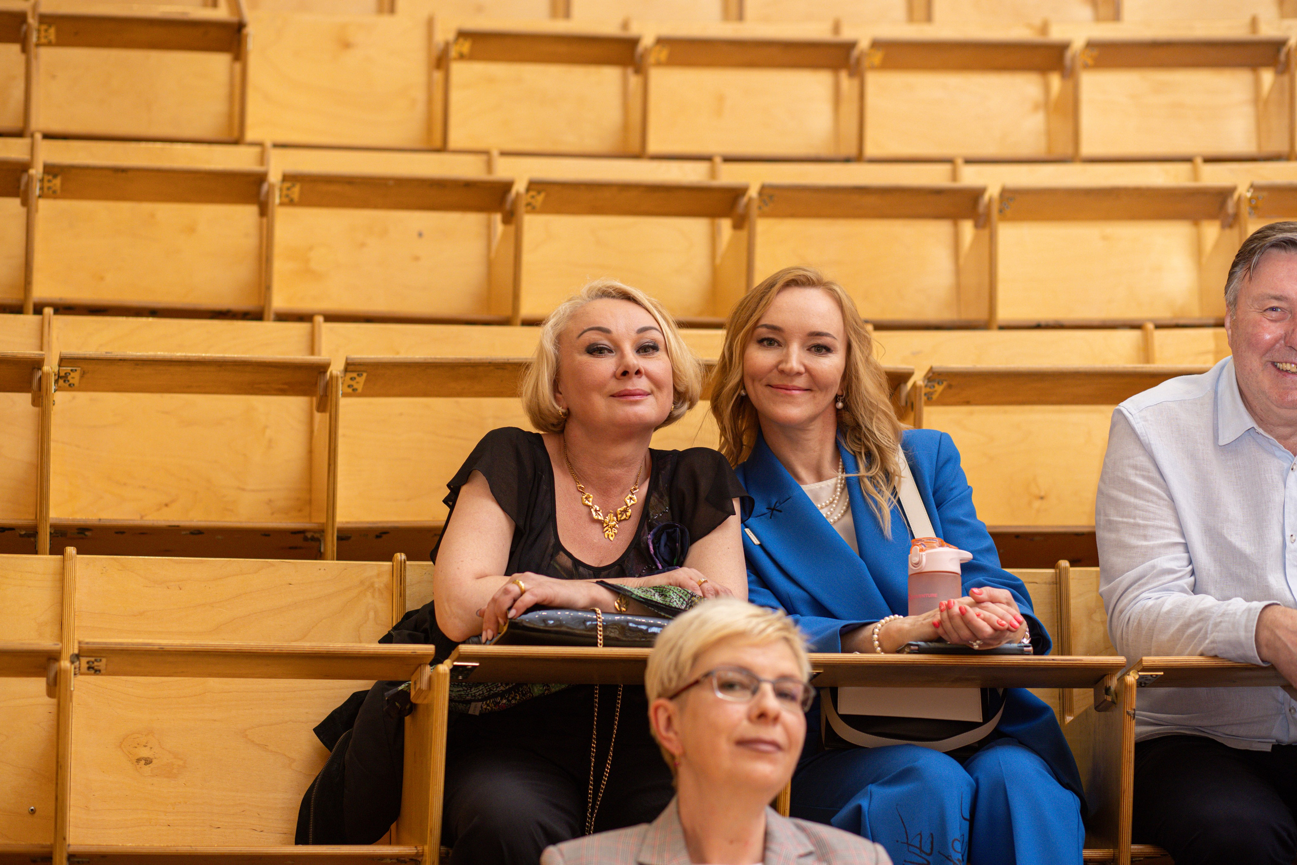 Встреча выпускников. Стоматологи СПб. Семейный фотограф в Вышнем Волочке — Ульяна Иванова | Фотосессии для всей семьи