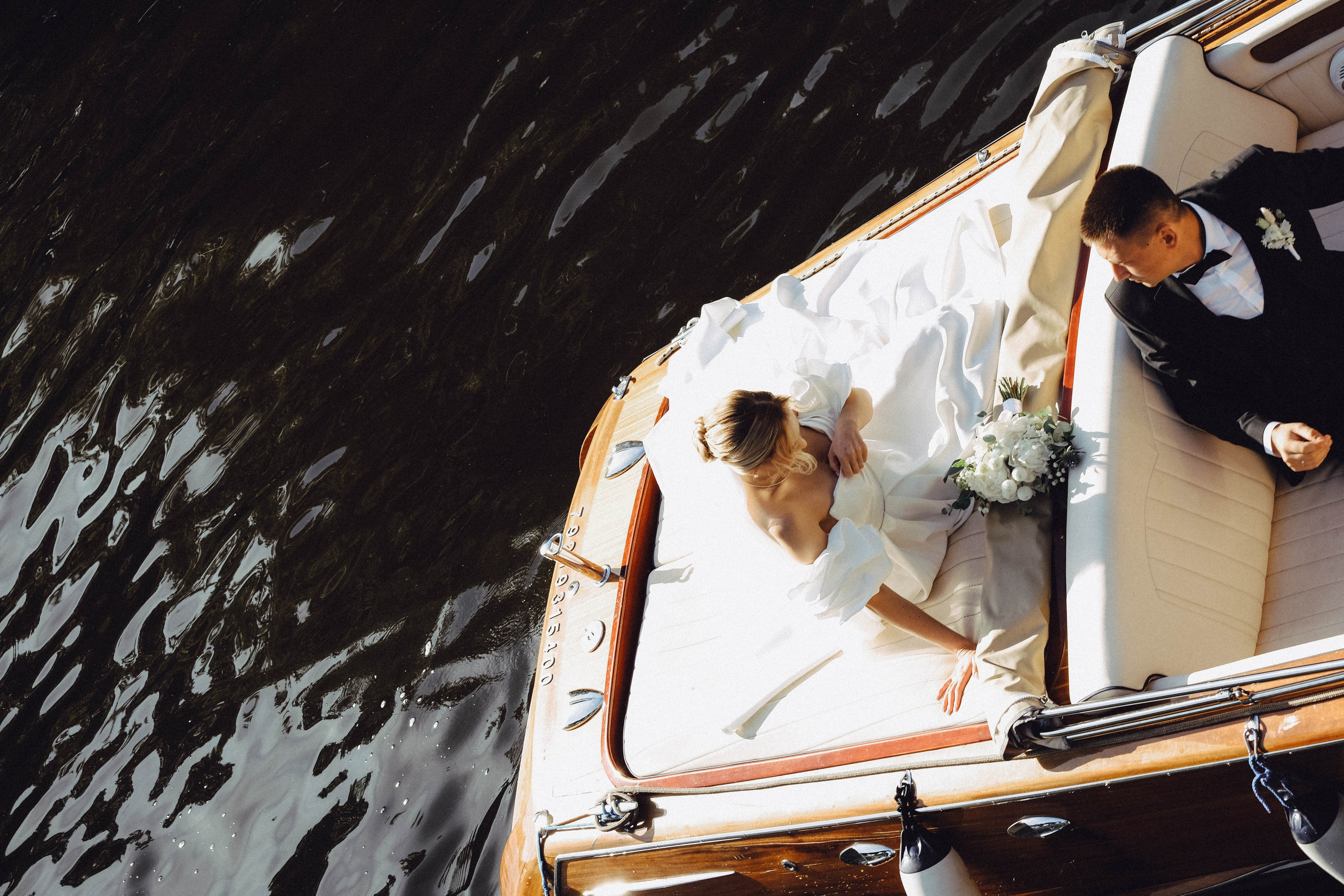 СВАДЕБГНАЯ ПРОГУЛКА ПО КАНАЛ САНКТ-ПЕТЕРБУРГА НА КАТЕРЕ. Профессиональный фотограф, Санкт-Петербург — Виктория Богомолова