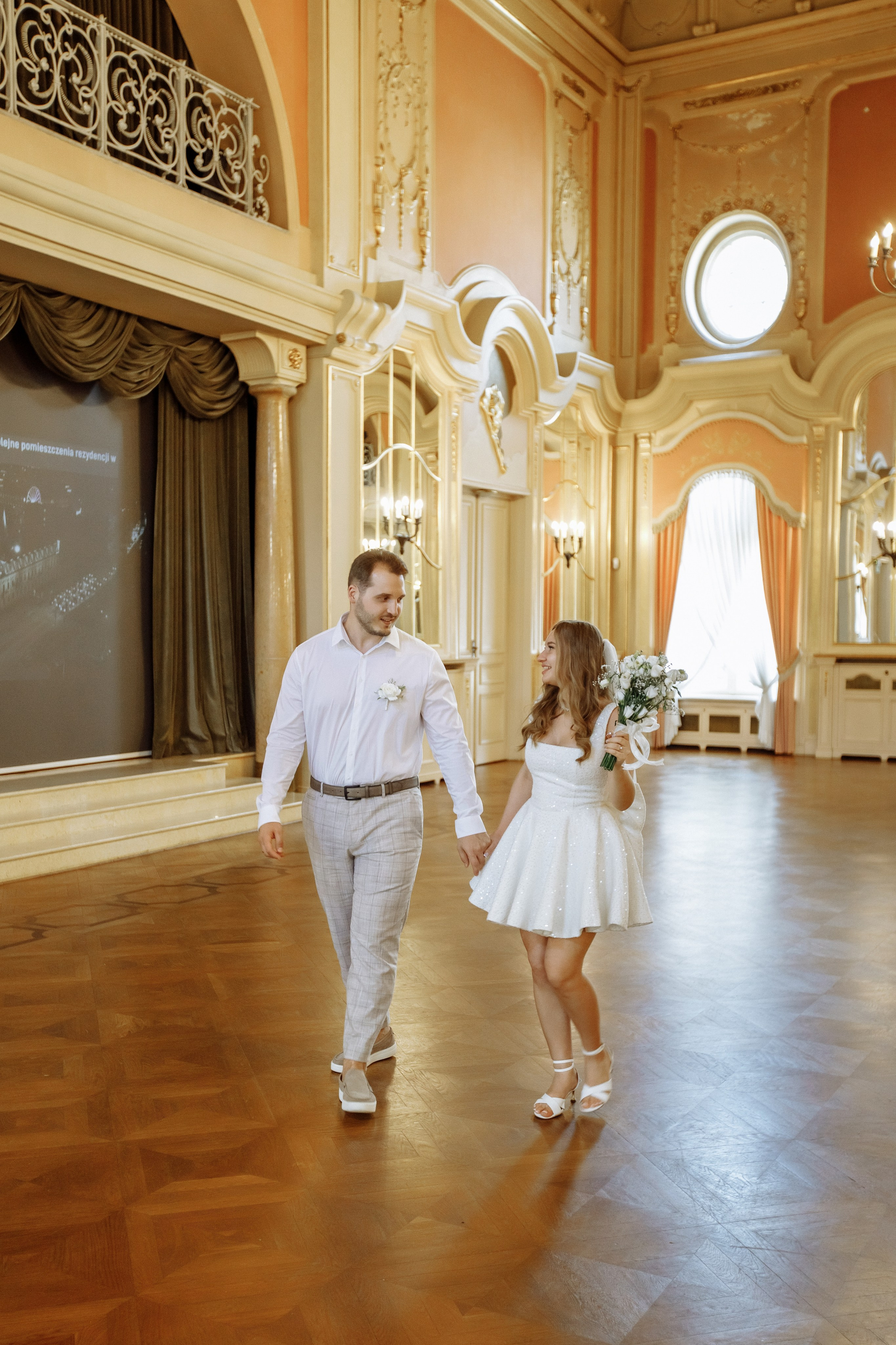 Ślubna sesja zdjęciowa w Pałacu Poznańskiego-Muzeum Miasta Łodzi. Свадебный фотограф Варшава Лодзь Польша Елена Юцова