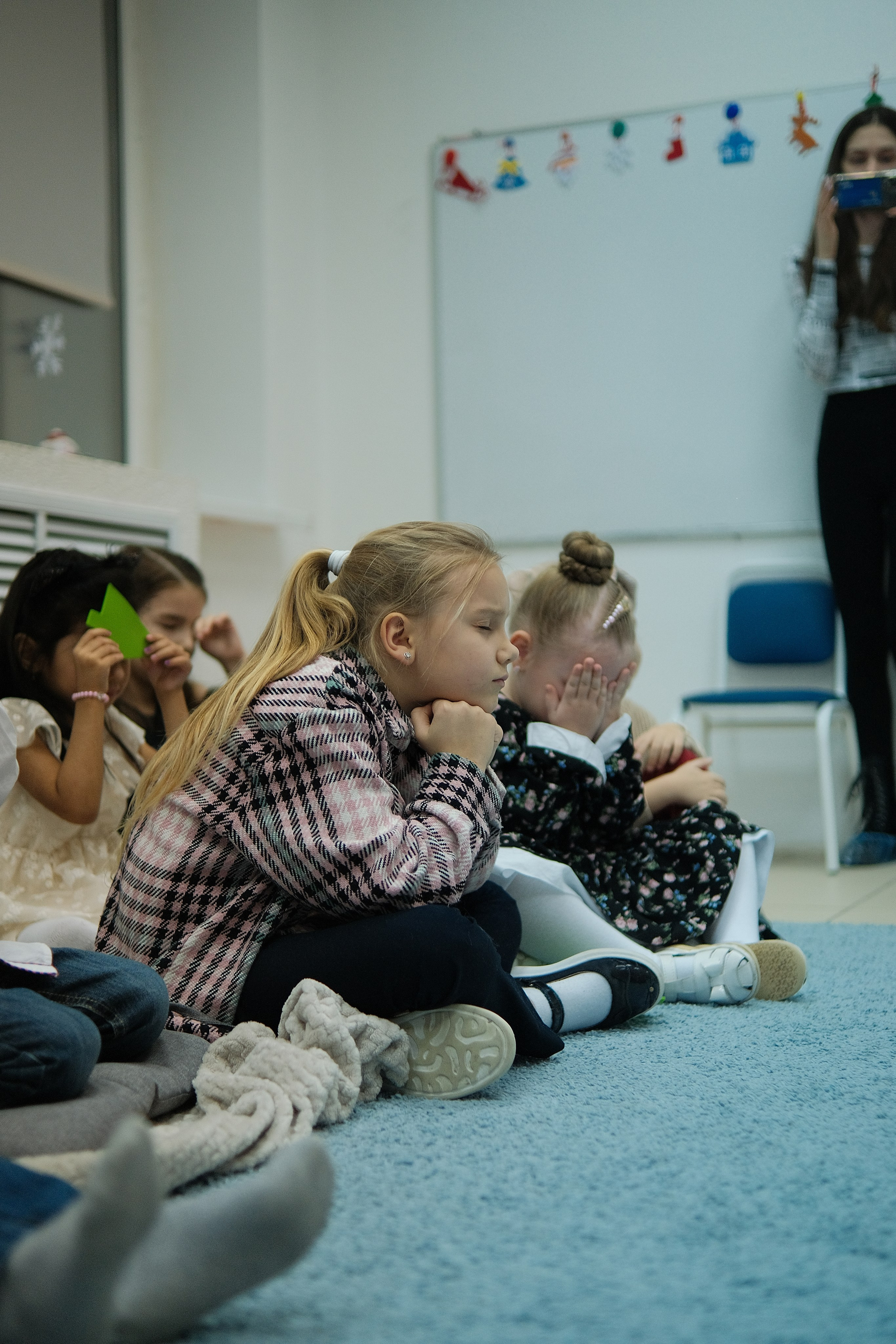 Мир знаний (Новогодний утренник). Serg_film