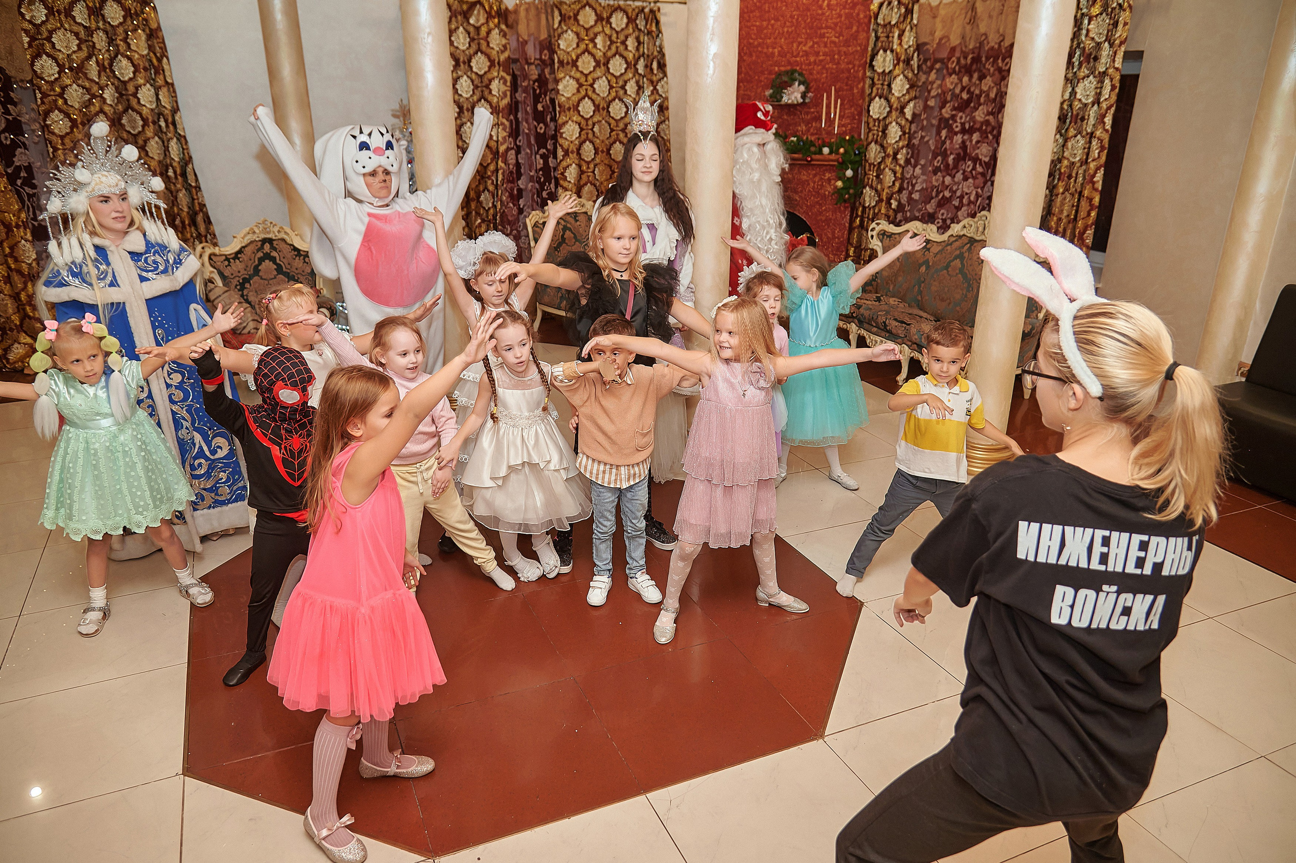 Портфолио репортажной фотосъёмки: Звёздный Дом Деда Мороза. Фотограф Яковлев Роман — Красноярск