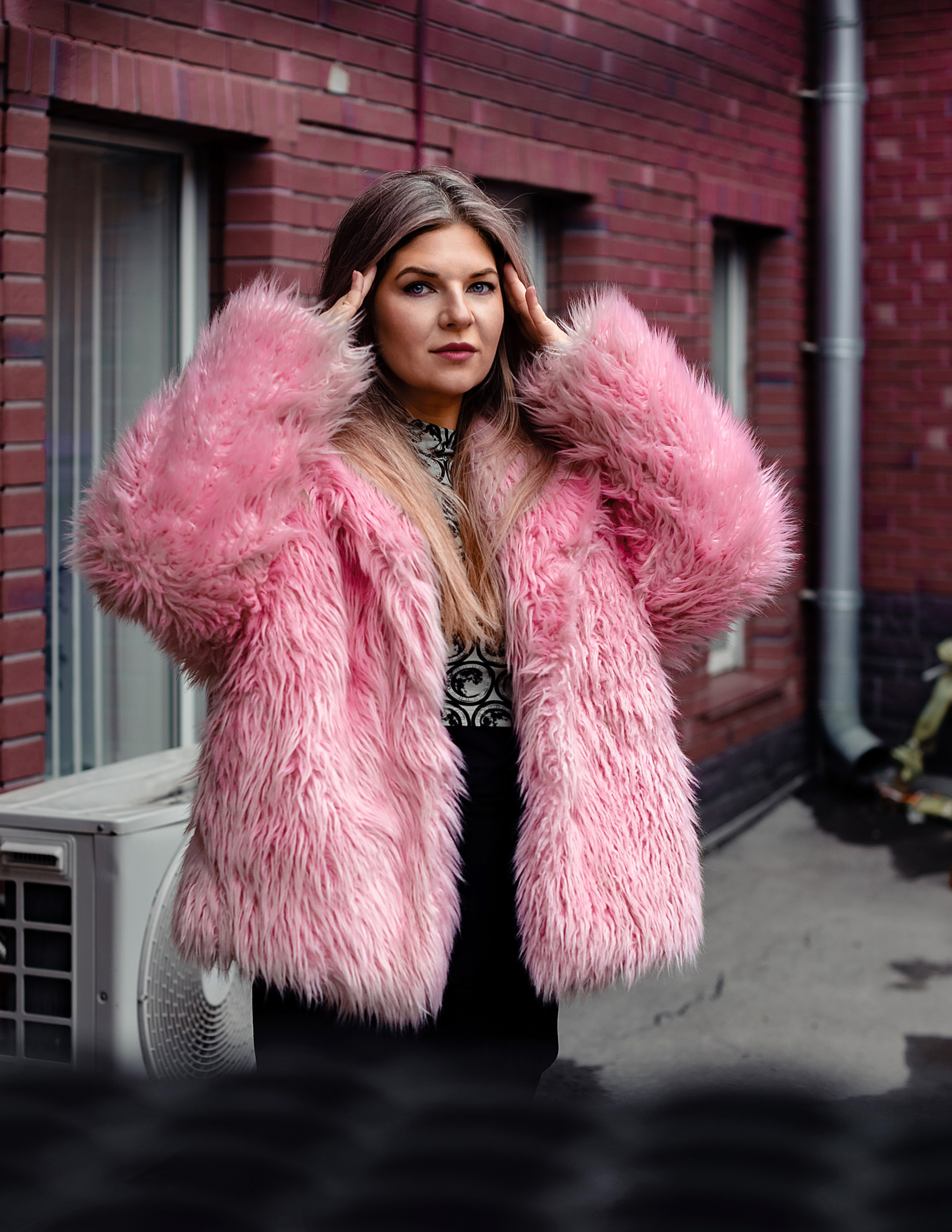 Съемка Марии в розовой шубе. Фотограф Тула творческие фотосессии недорого Ольга Ромашина