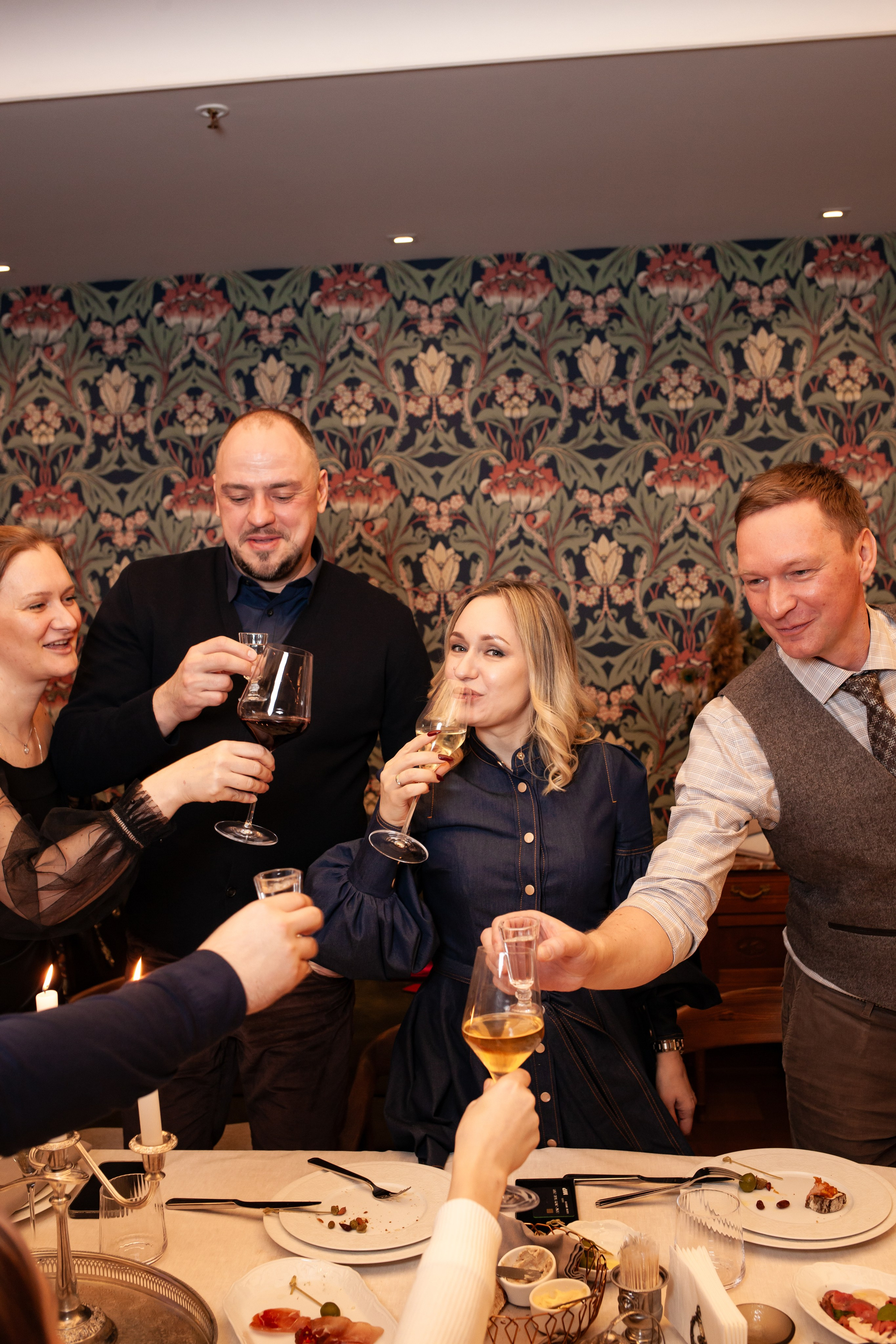 Взрослые мероприятия. Репортажный фотограф мероприятий в Санкт-Петербурге Даниил Мосиенко