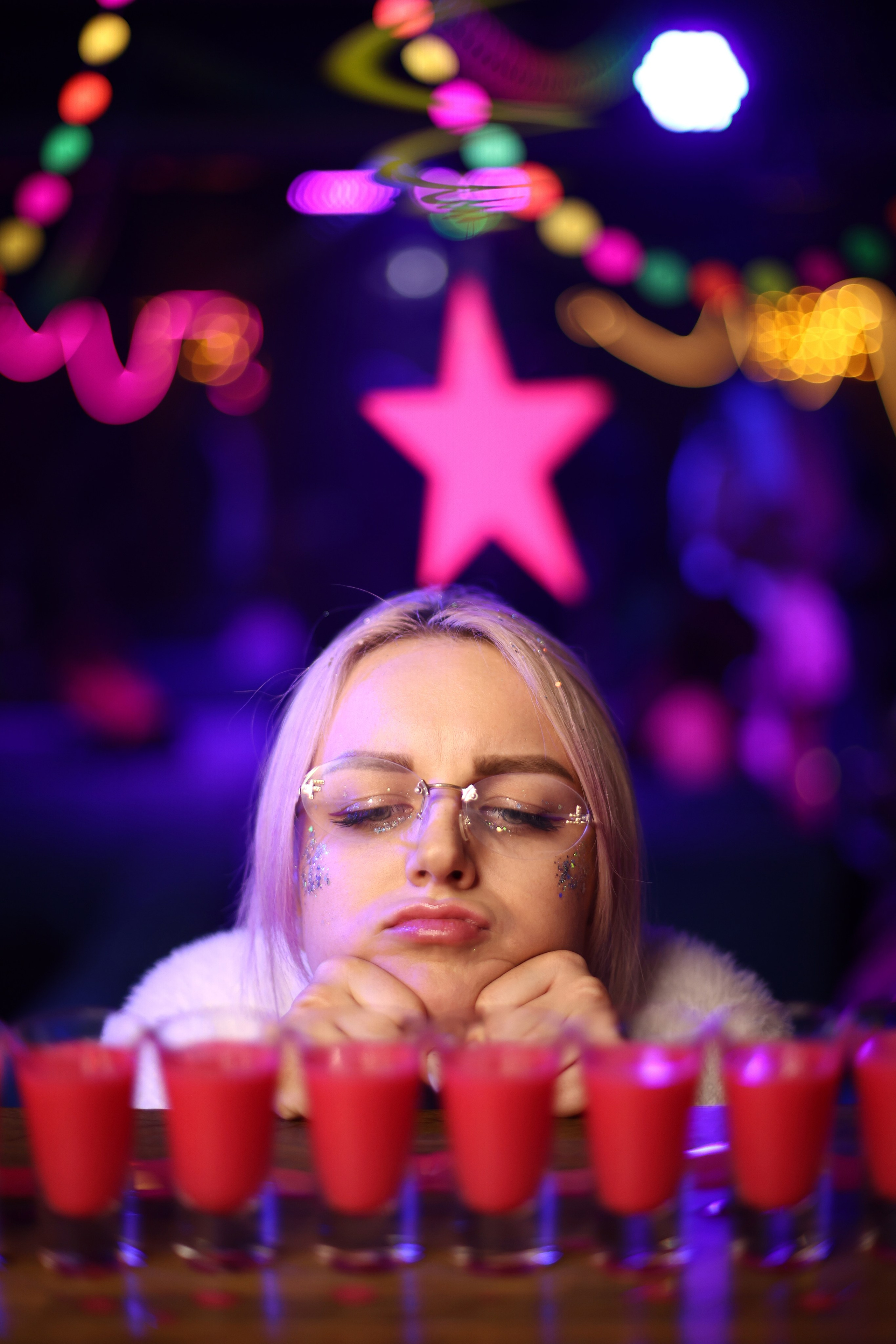 Neon Party 01.08.25. Мята Спортивная — Кальянная, караоке, бар в Минске