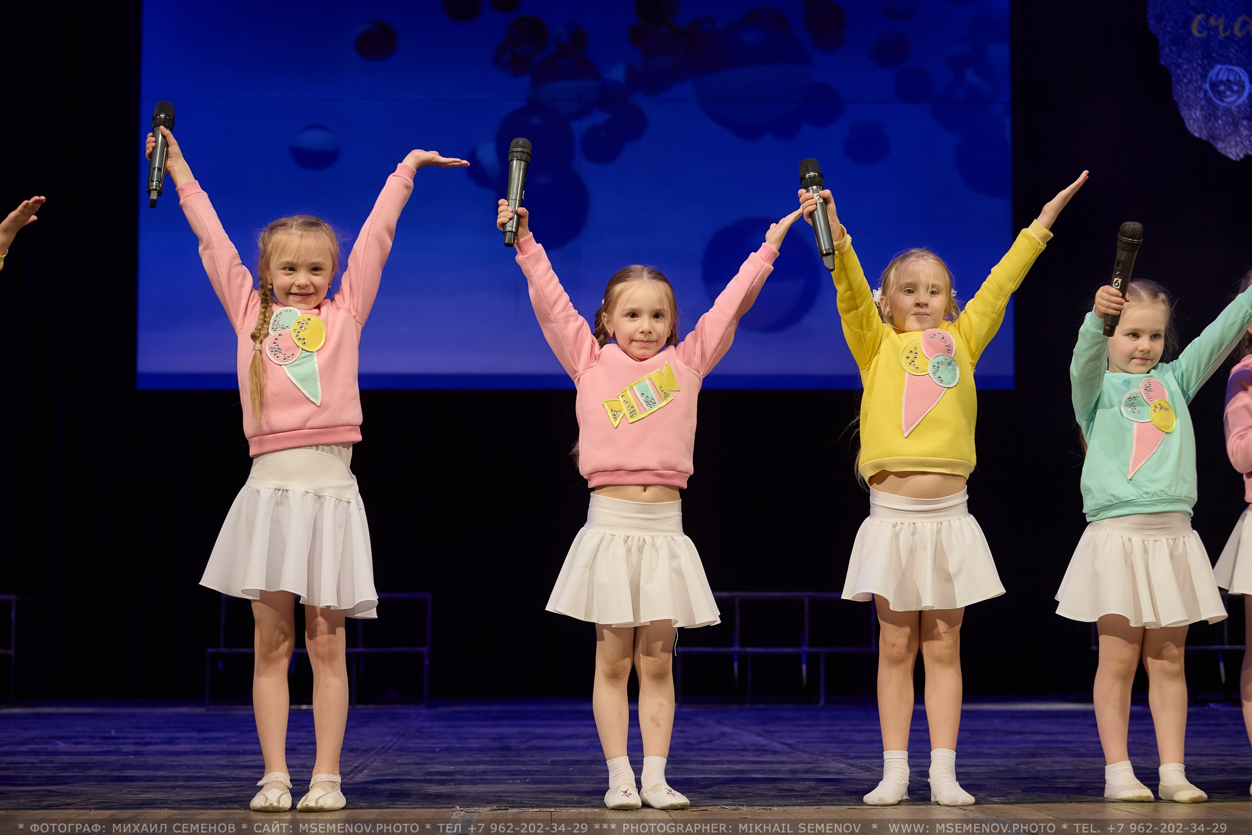 Концерт «Веселая семейка». Photographer for business Mikhail Semenov. Aqua photo studio, photo school