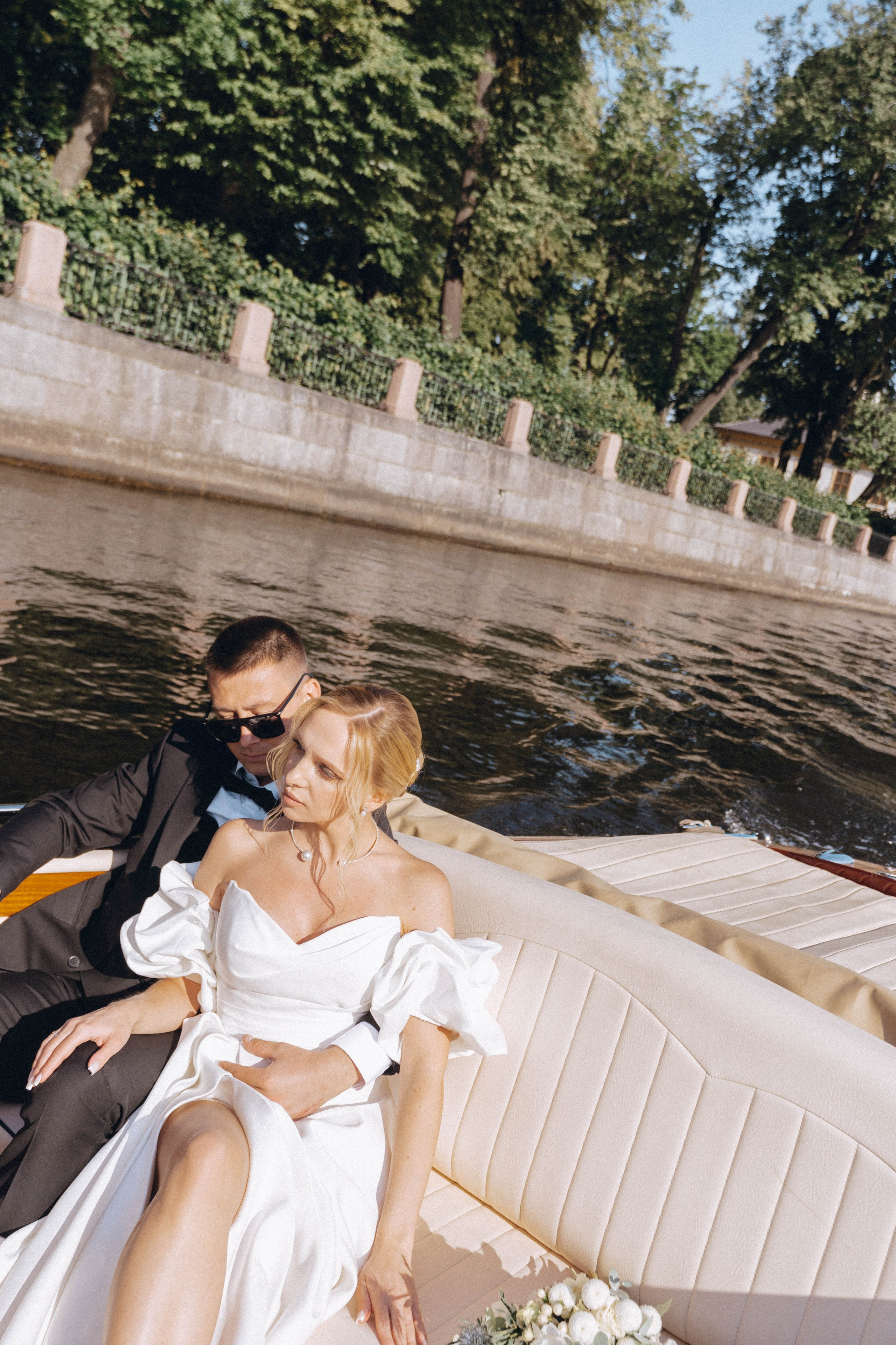 СВАДЕНБНАЯ СЬЕМКА НА КАТЕРЕ ПО КАНАЛАМ САНКТ-ПЕТЕРБУРГА И В АКВАТОРИИ НЕВЫ. Профессиональный фотограф, Санкт-Петербург — Виктория Богомолова