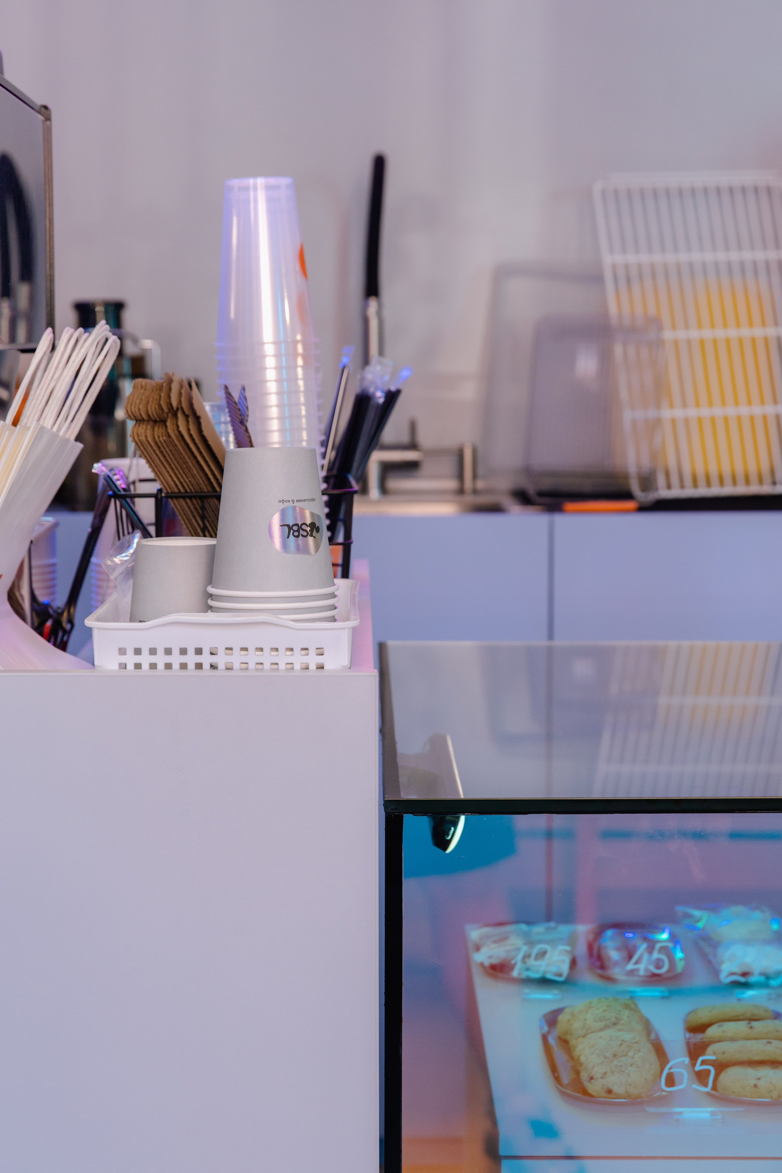 SBLESKOM ​Ювелирный салон Томск Ленина, 72. ГУДРУМ — Мебель на заказ в Томске | Кухни | Шкафы | Стулья и Столы