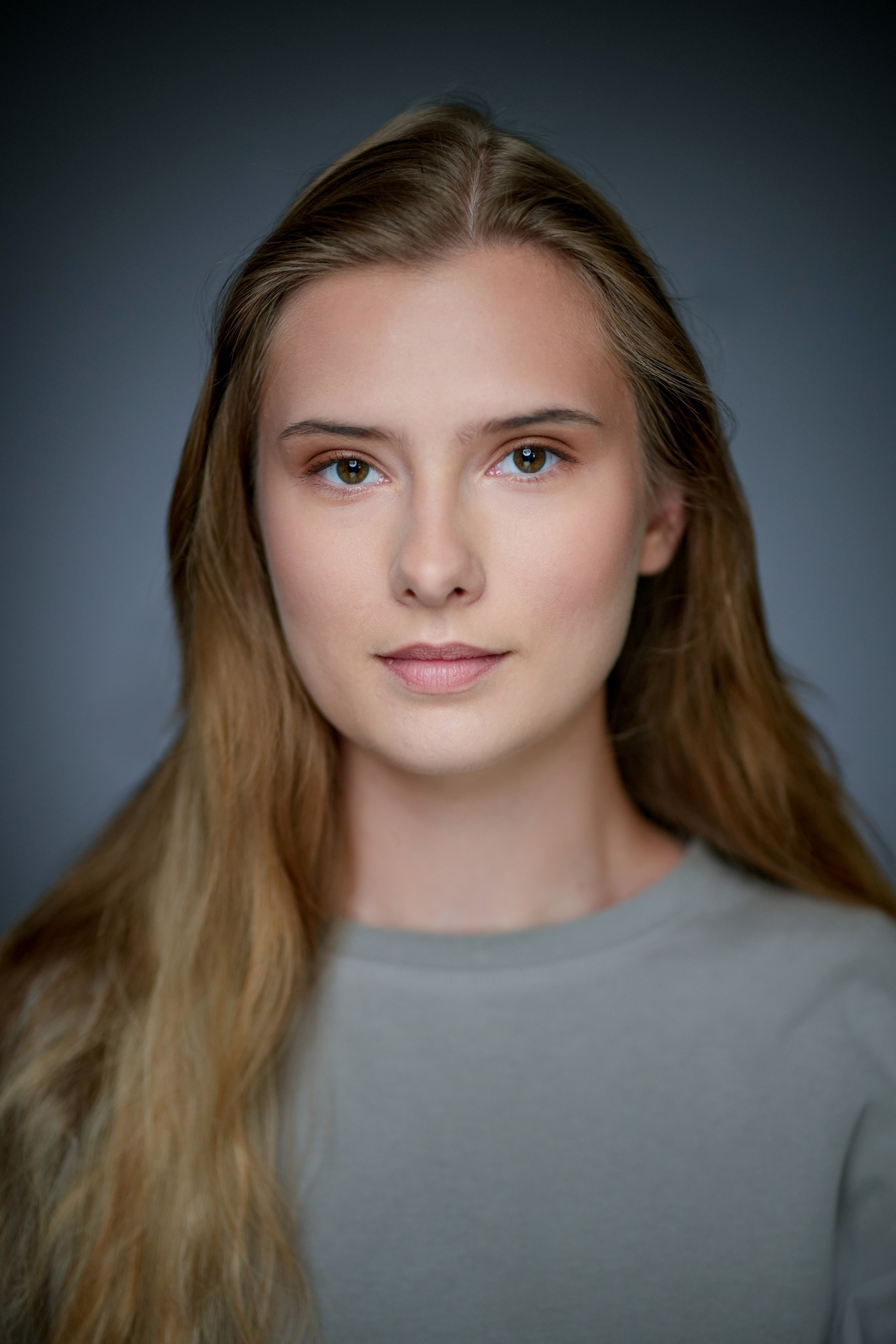 Актриса Юлиана Высоцкая. Портретная съемка в Москве, студийный фотограф Игорь Фомин