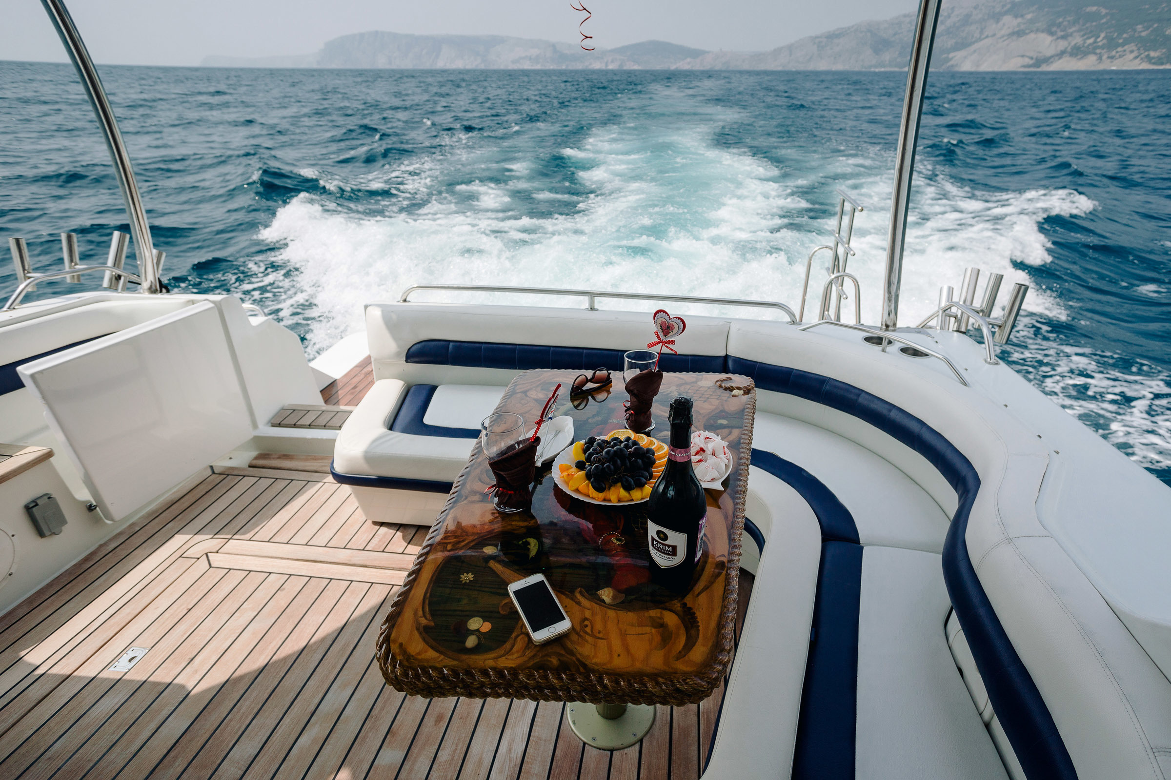 Море, яхта, лето, Балаклава и двое. Профессиональный фотограф в Крыму и Севастополе Павел Корсун