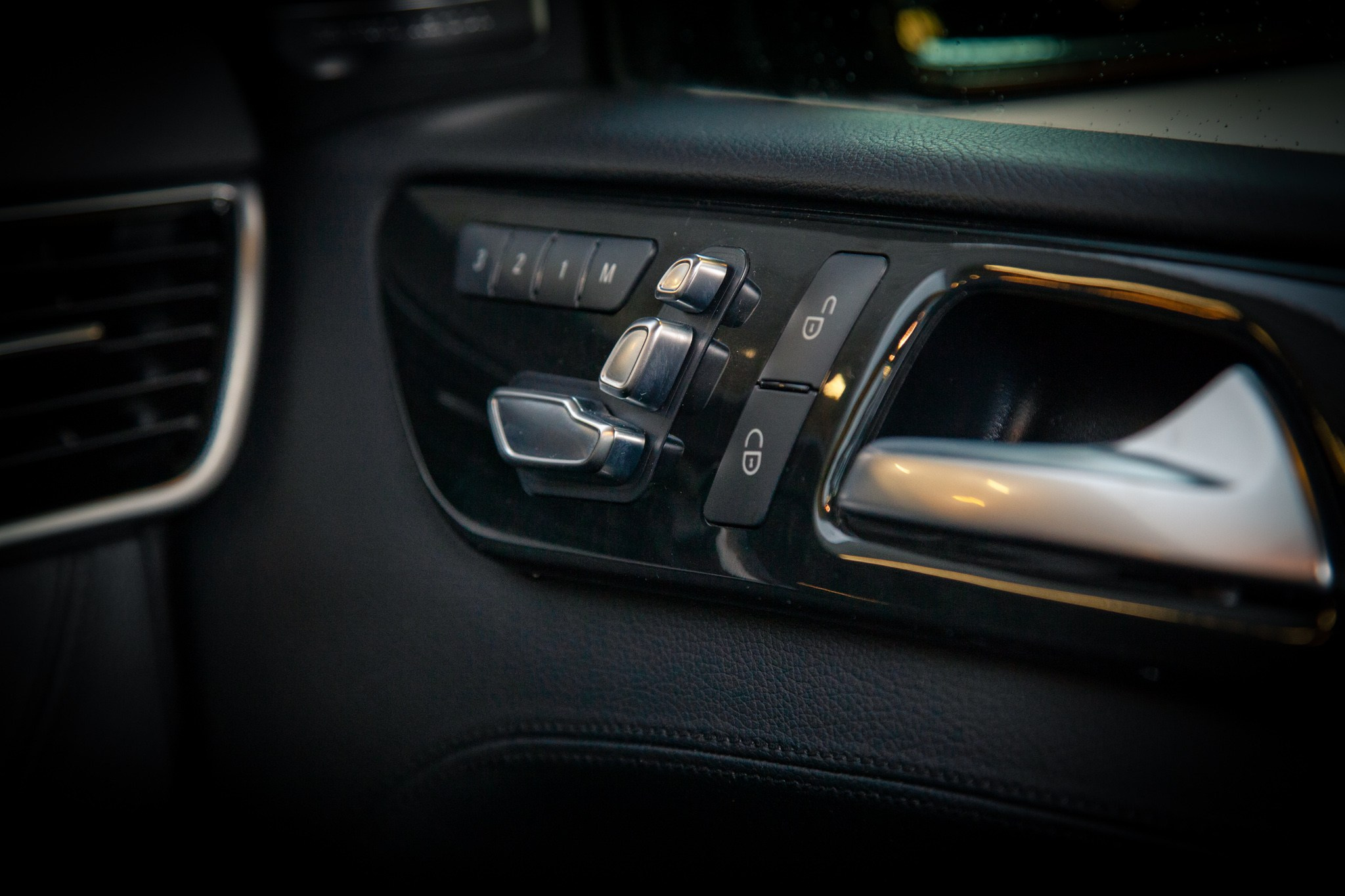 Детали интерьера Mercedes-Benz