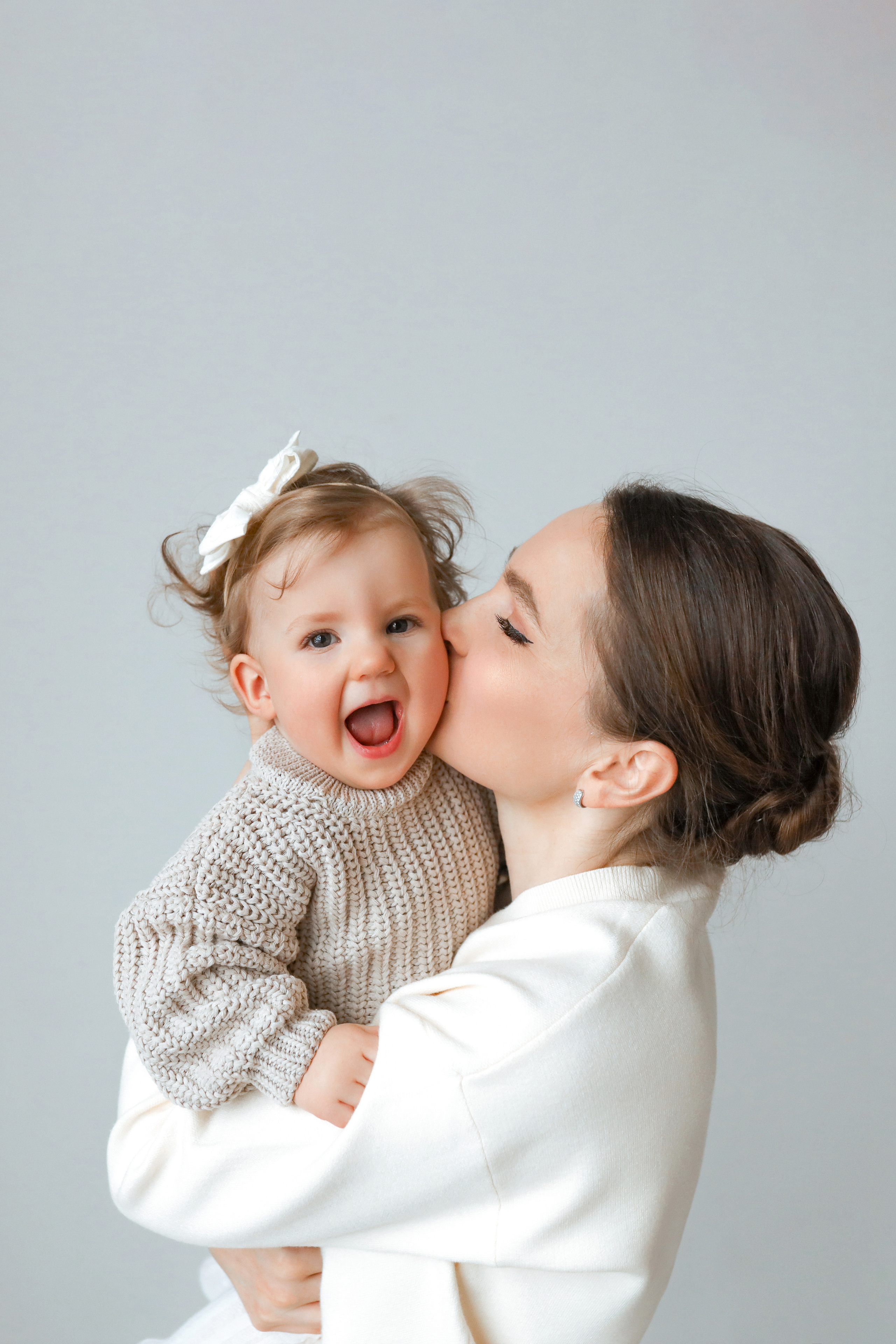 Фотосессия годовасия с крушением тортика