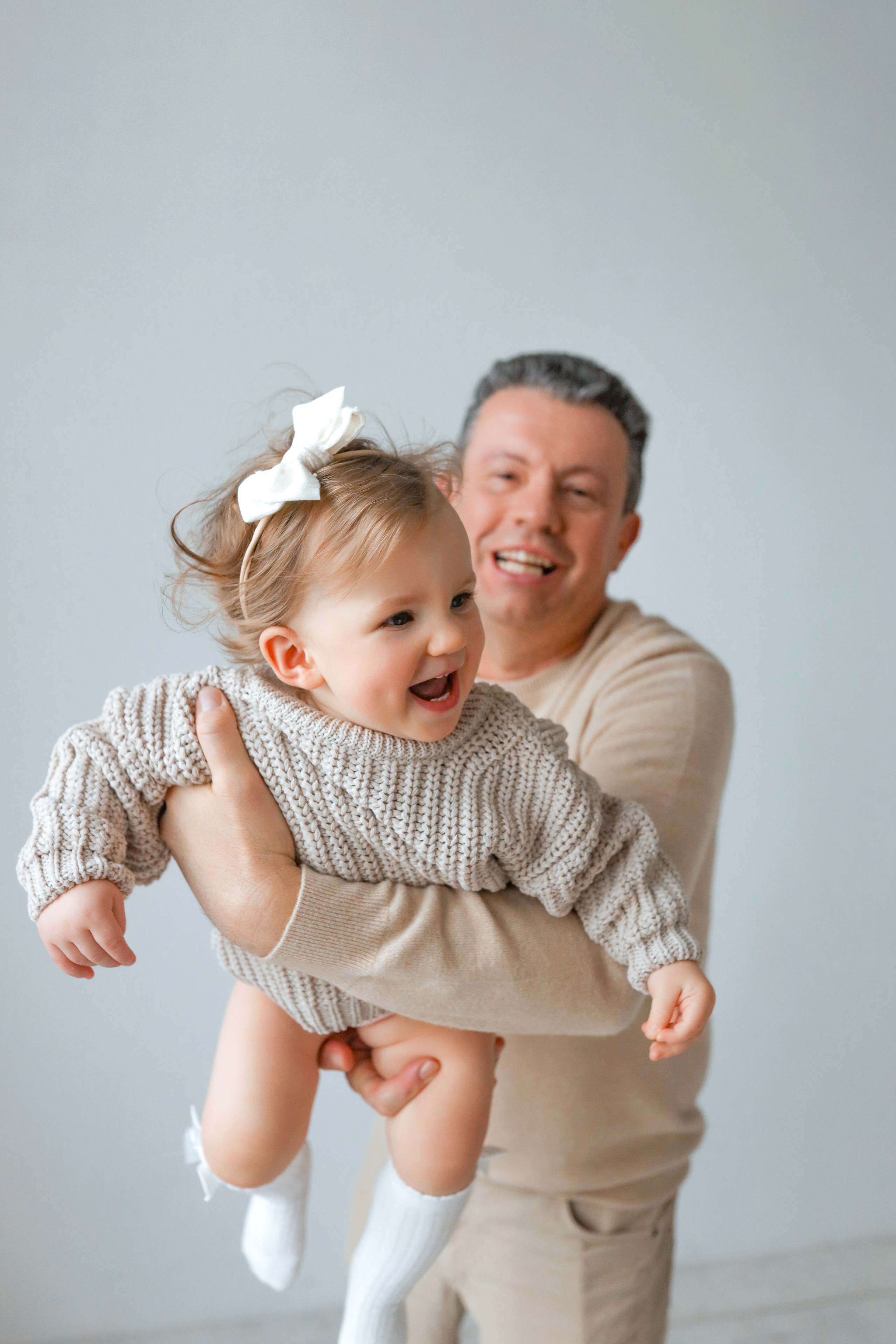 Фотосессия годовасия с крушением тортика