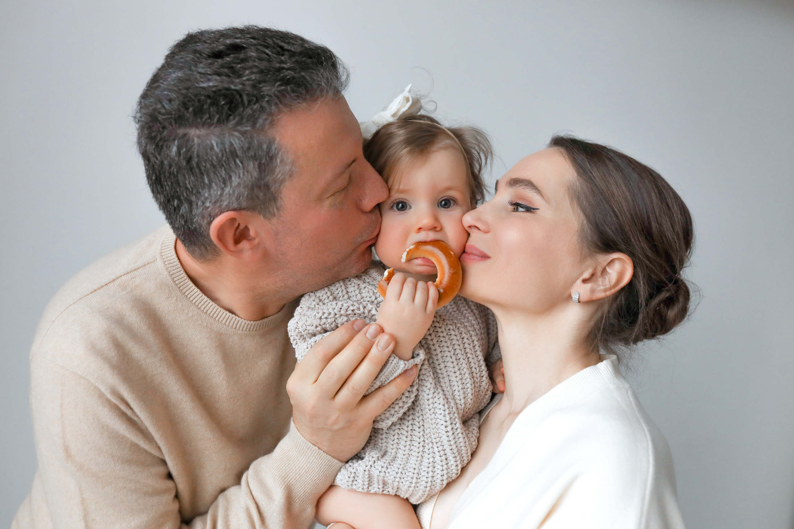 Фотосессия годовасия с крушением тортика