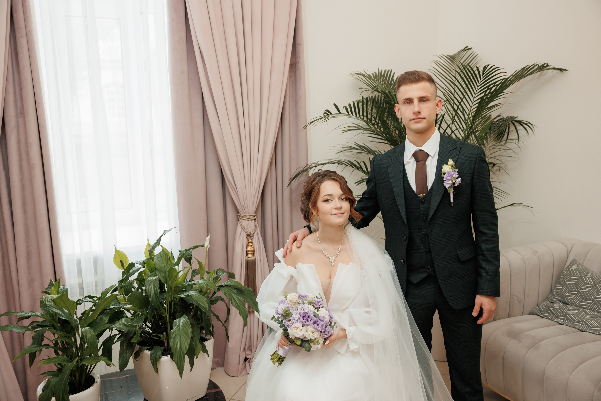 Константин и Дарья, ЗАГС ВДНХ, отель Soluxe, ресторан «Антик». Свадебный и репортажный фотограф (Москва, Королев и другие)