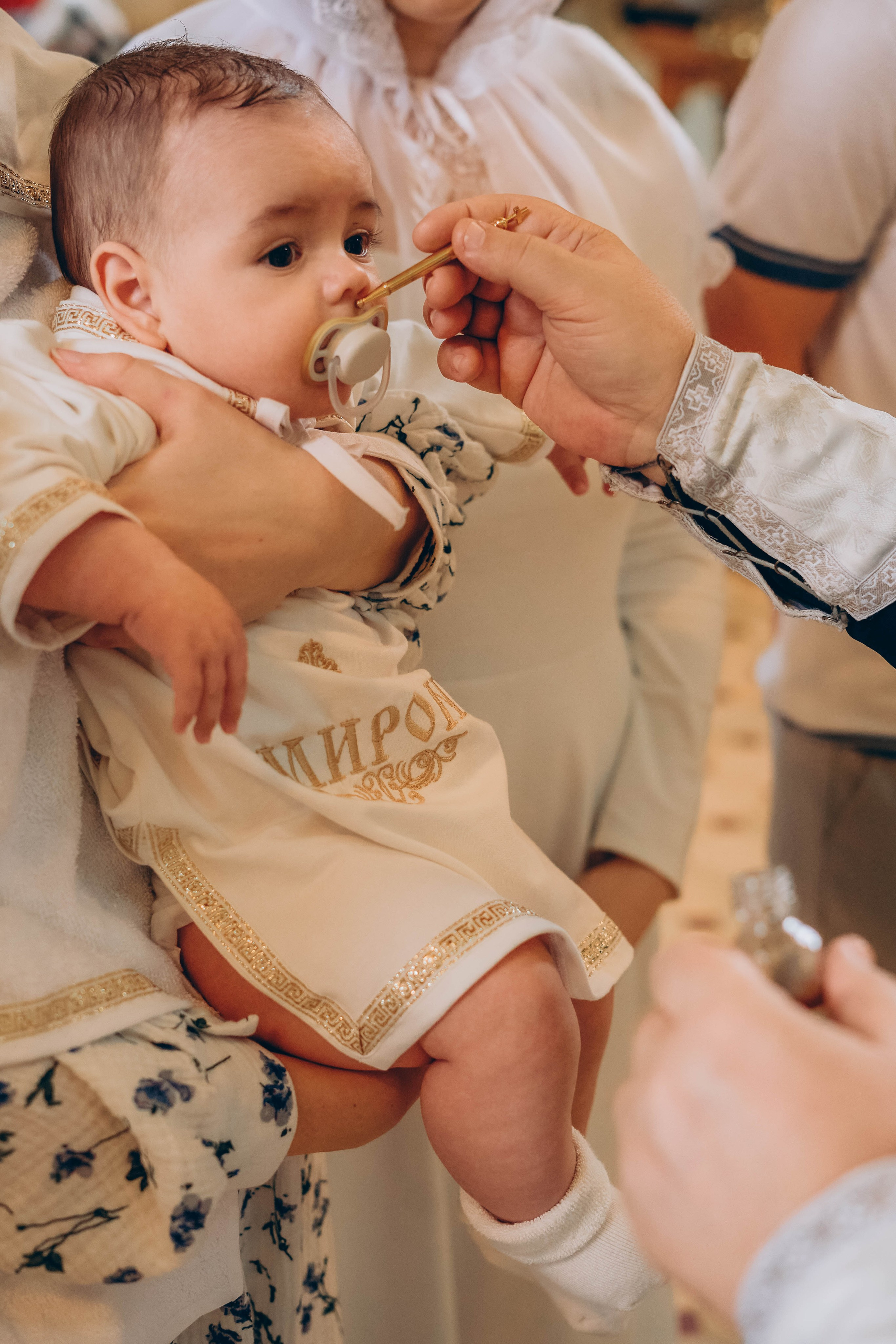 Таинство крещения Мирона