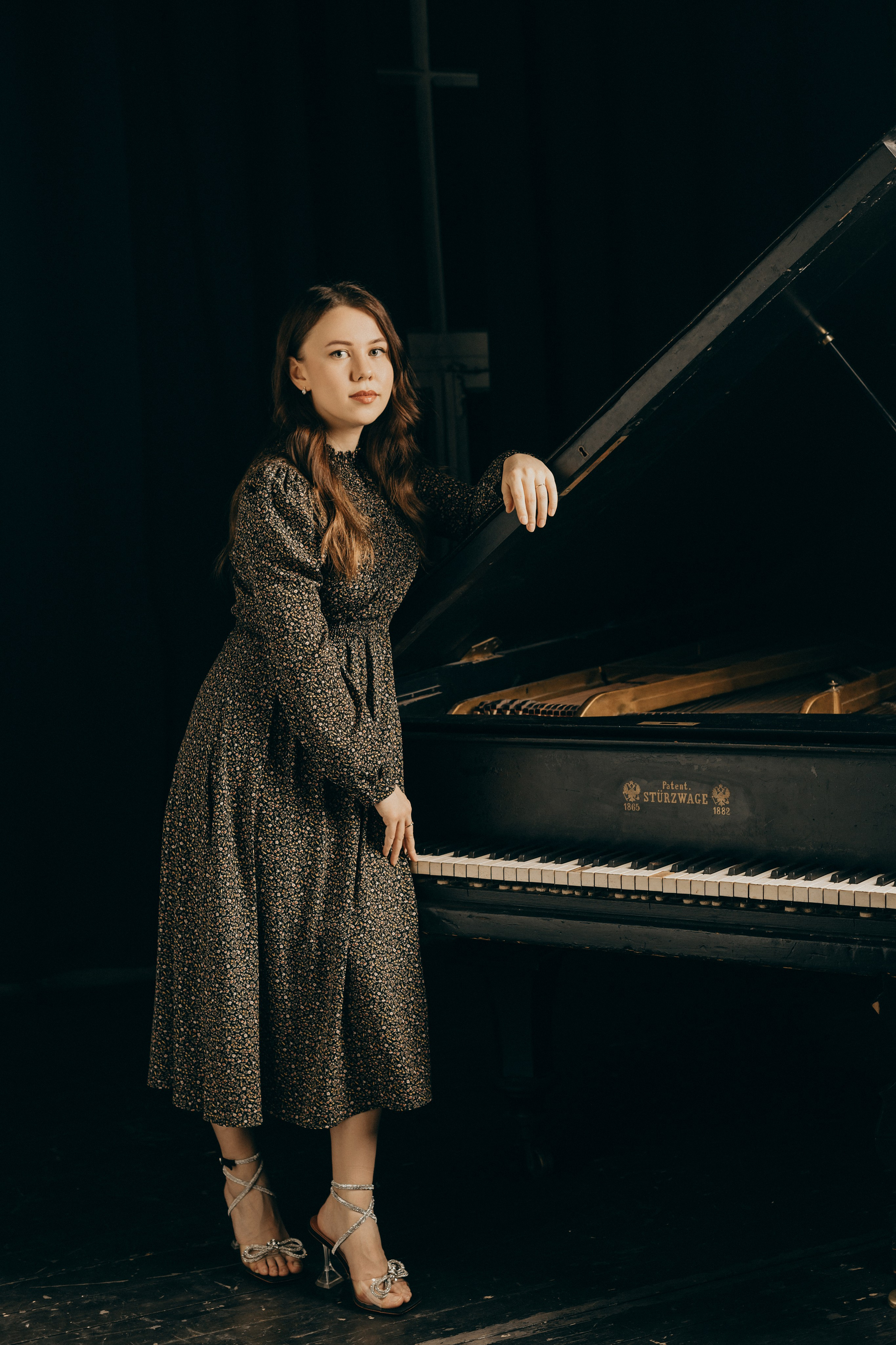 Женская фотосессия и Сьемка с роялем. Свадебный и семейный фотограф в Москве Анастасия. Помогу вам быть собой и создам теплые, живые фотографии. Семейный фотограф в Дмитрове