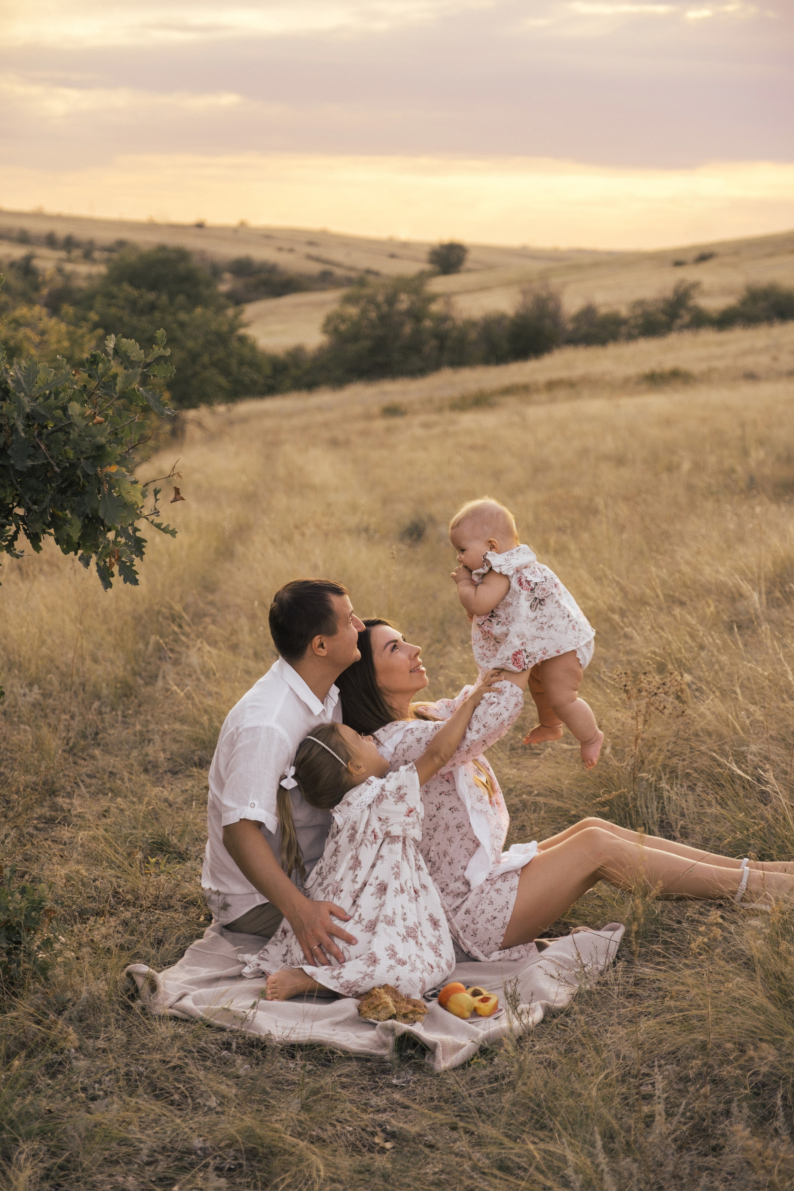 Арина, Борис, Валерия и Эмилия. Свадебный и семейный фотограф в Волгограде