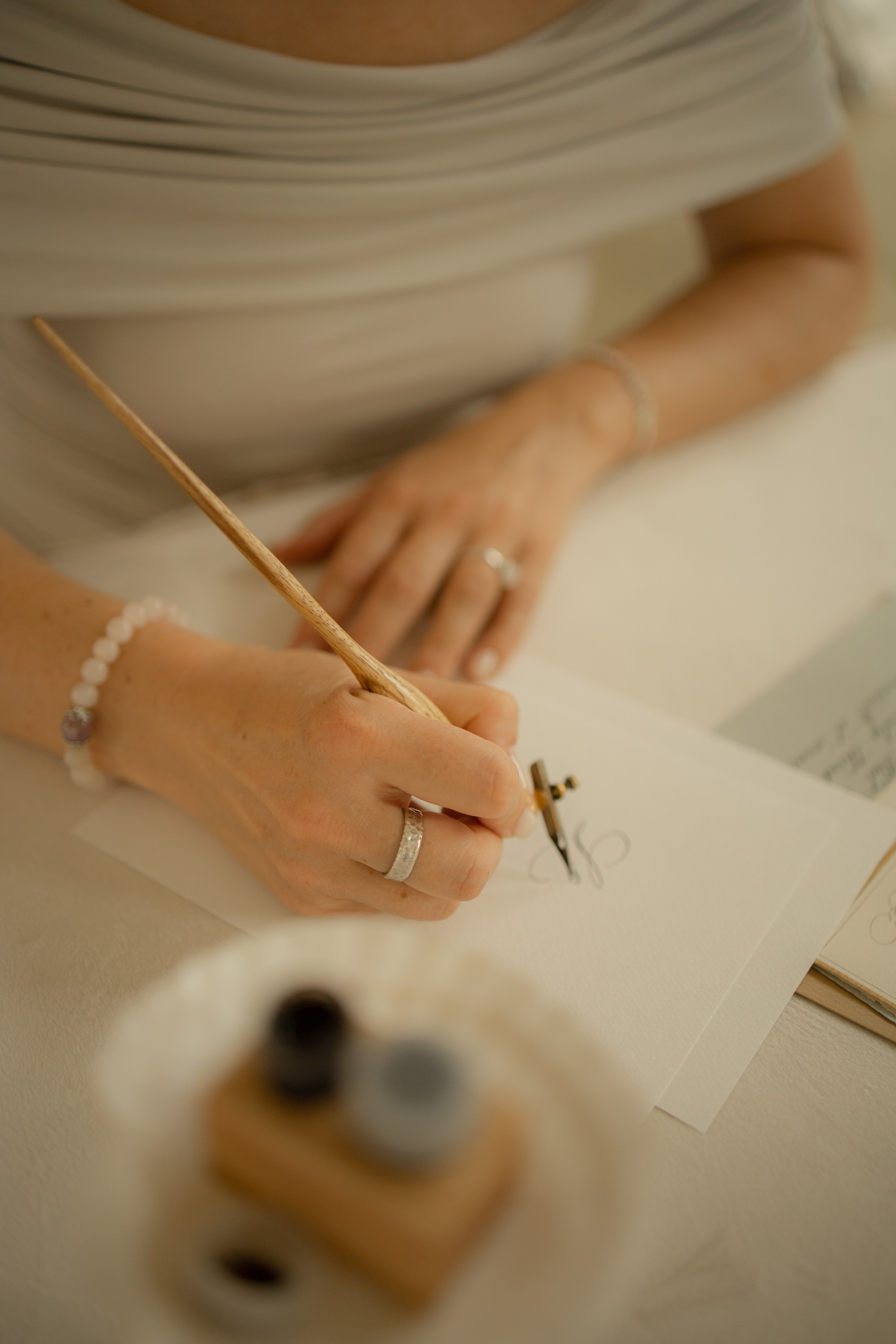 Каллиграфия. Женский фотограф Истра