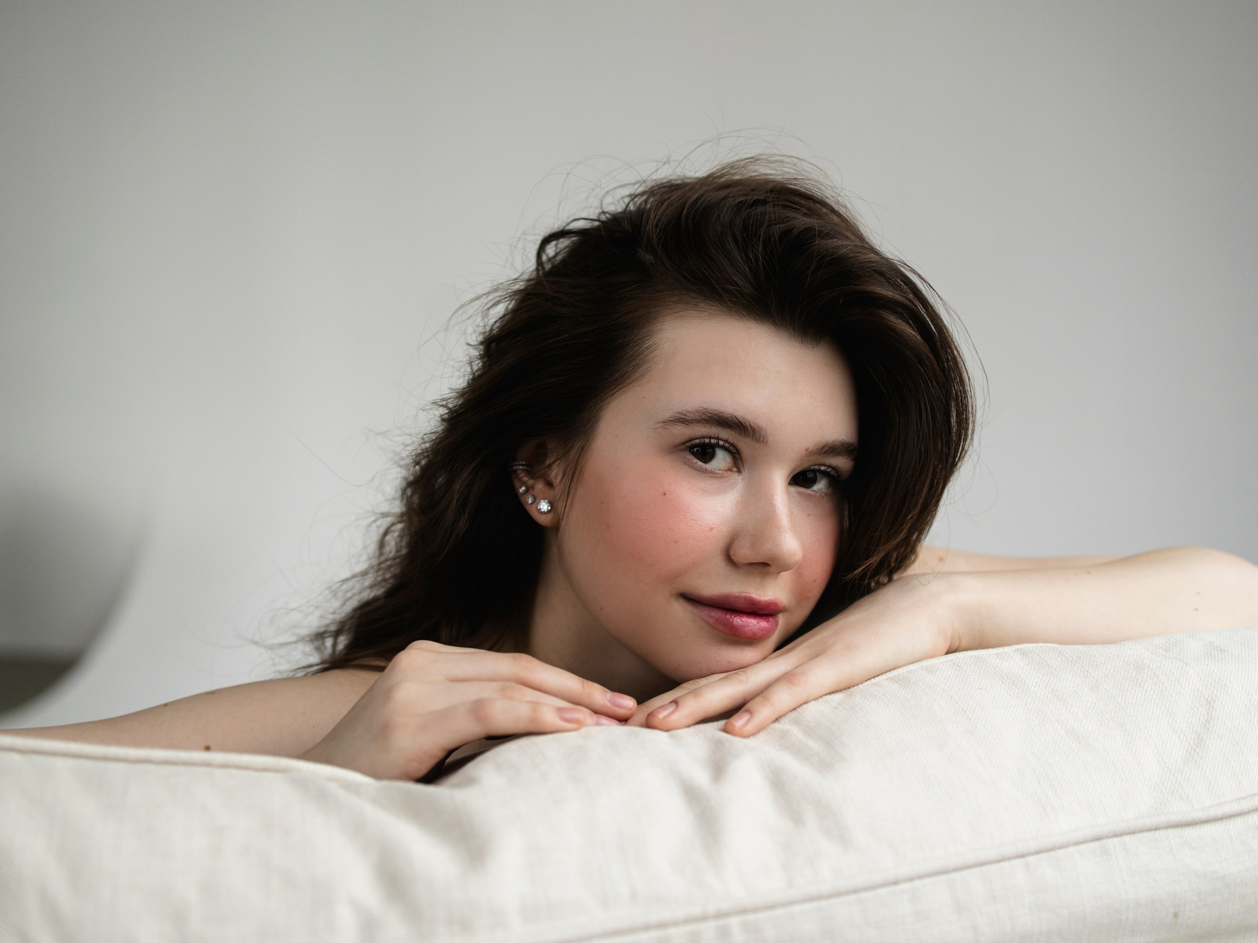 Минималистичная фотосессия в платье. Фотограф СПБ Засорина Юлия